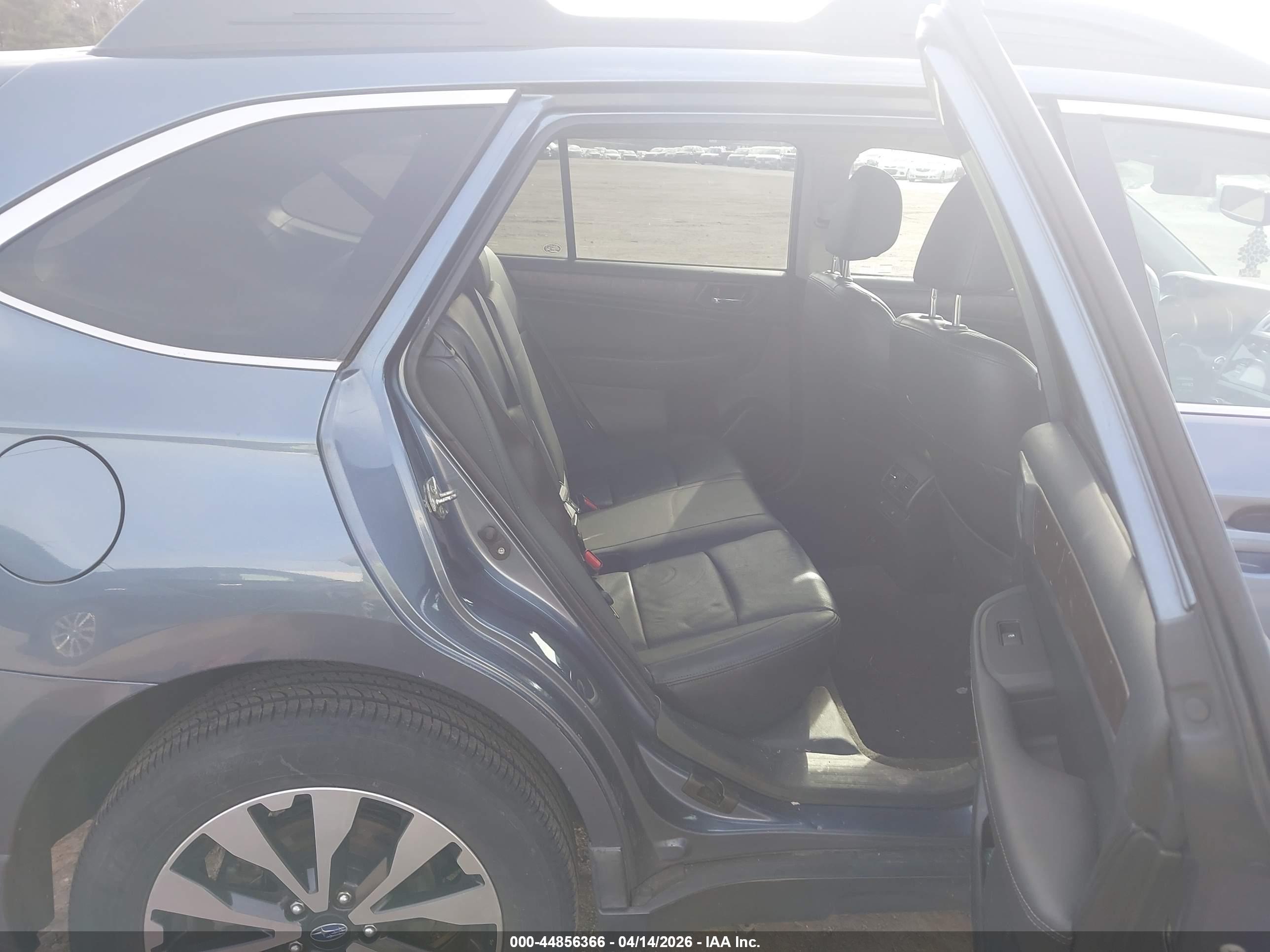 SUBARU OUTBACK image 8