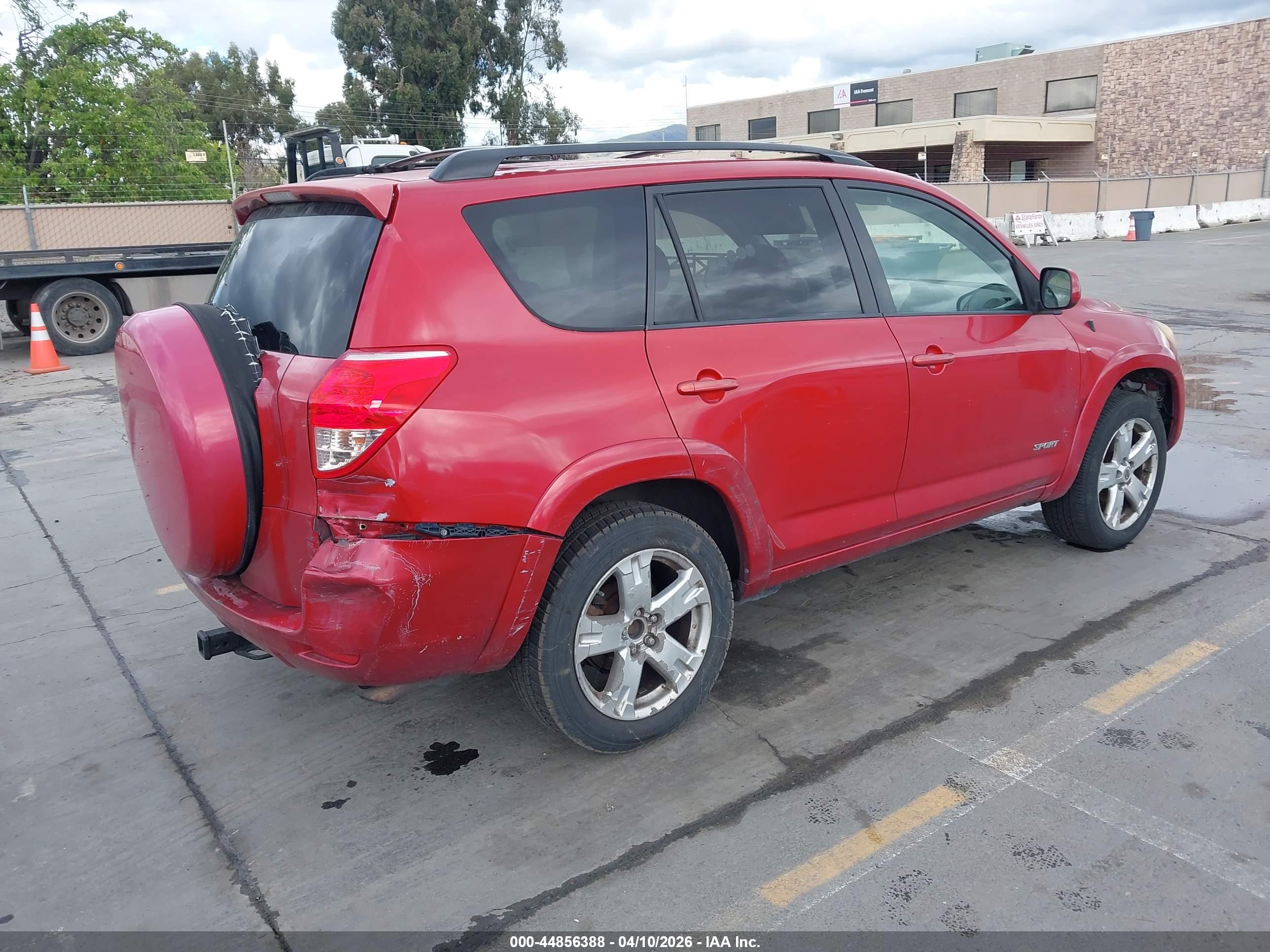 TOYOTA RAV4 image 4