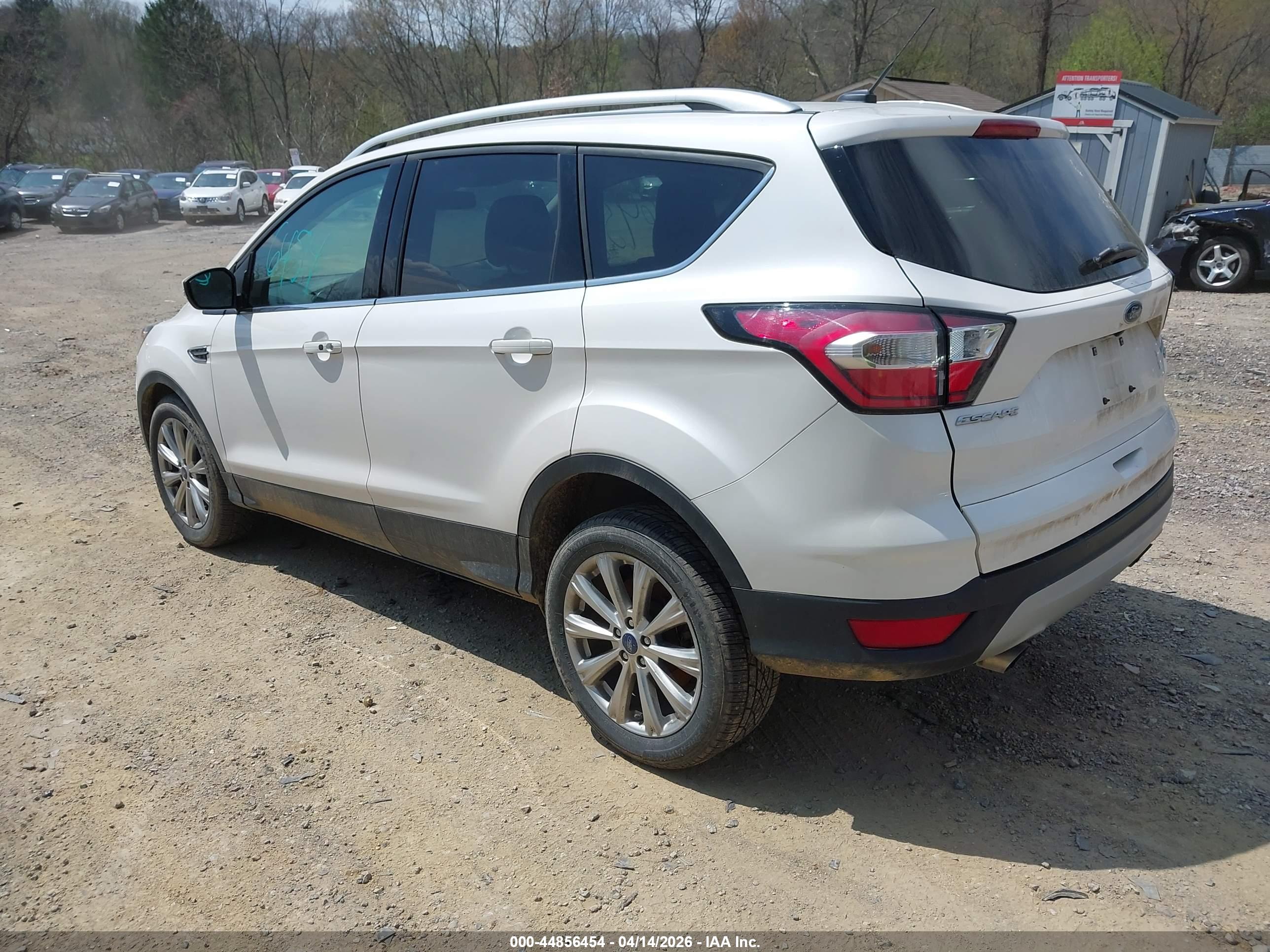 FORD ESCAPE image 3