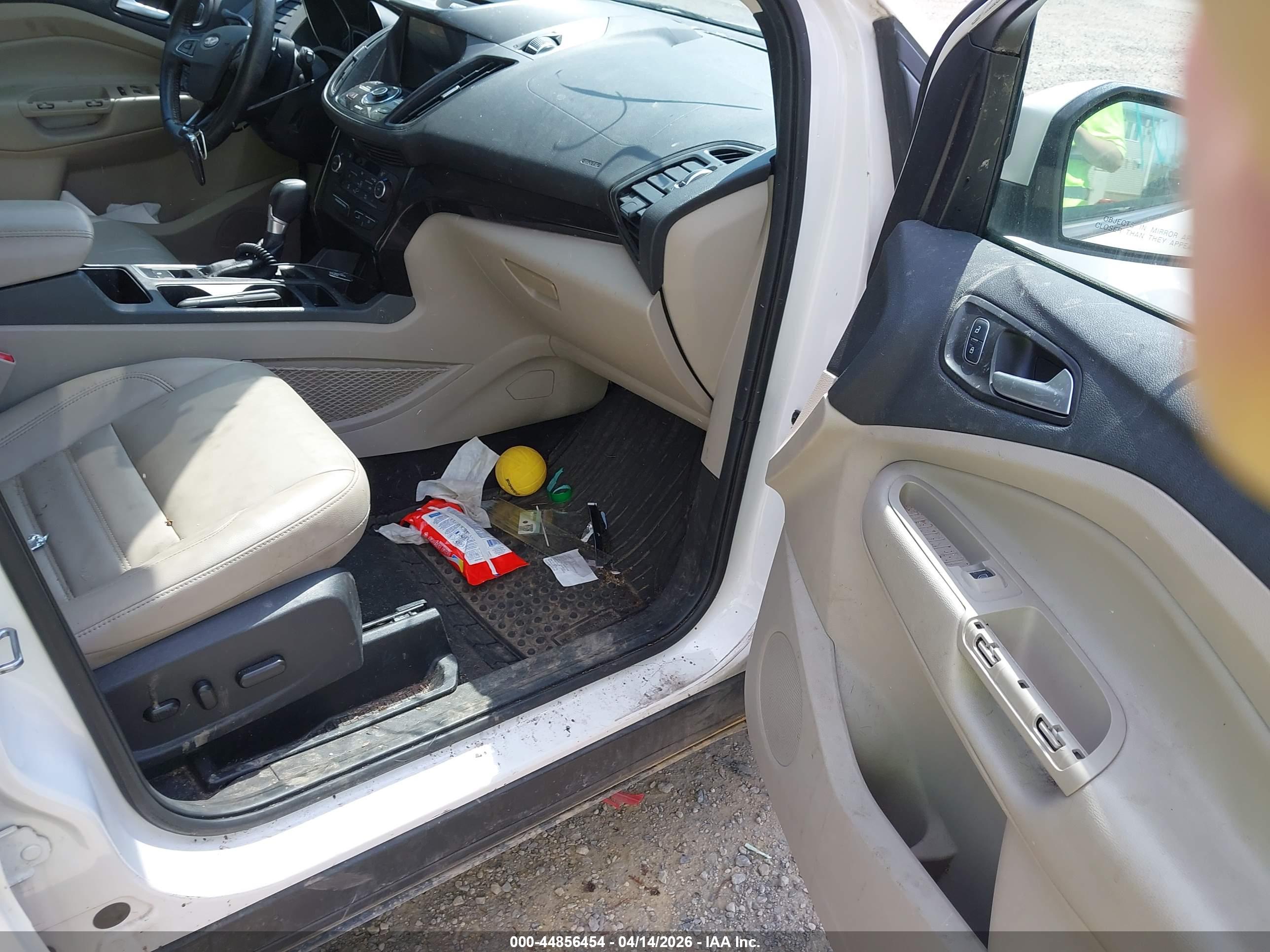 FORD ESCAPE image 5