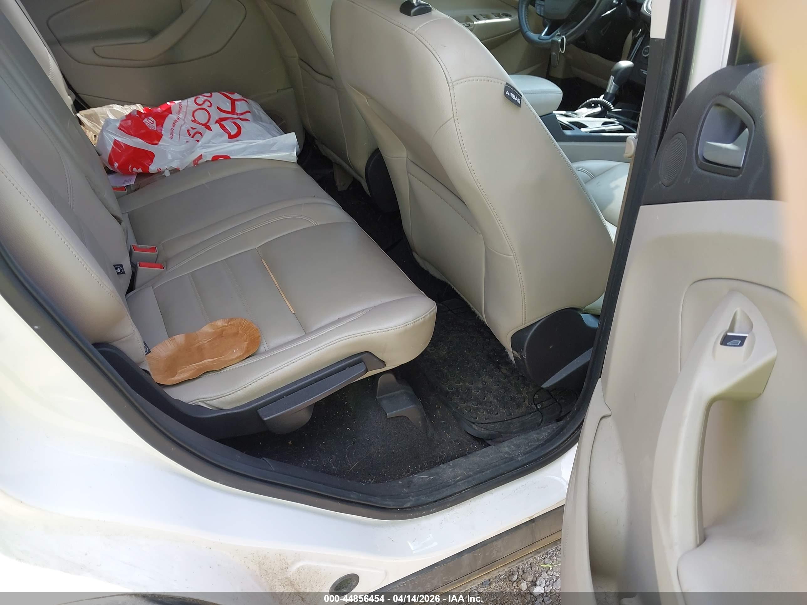 FORD ESCAPE image 8