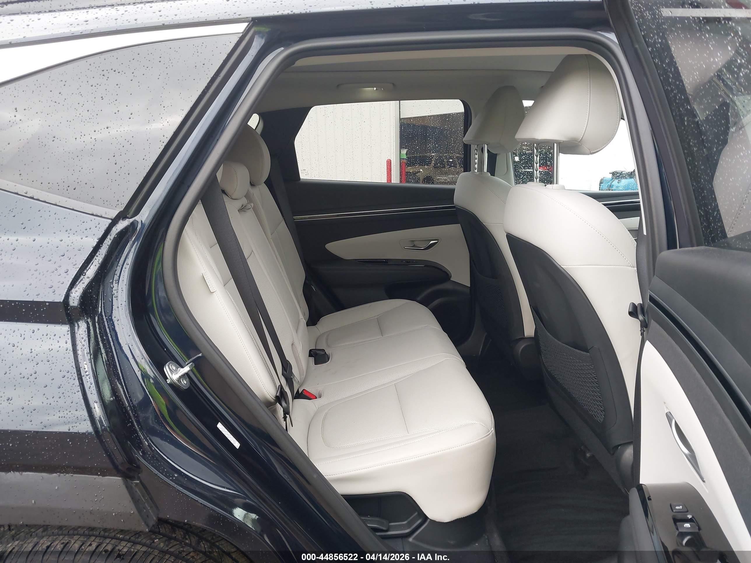 HYUNDAI TUCSON image 8
