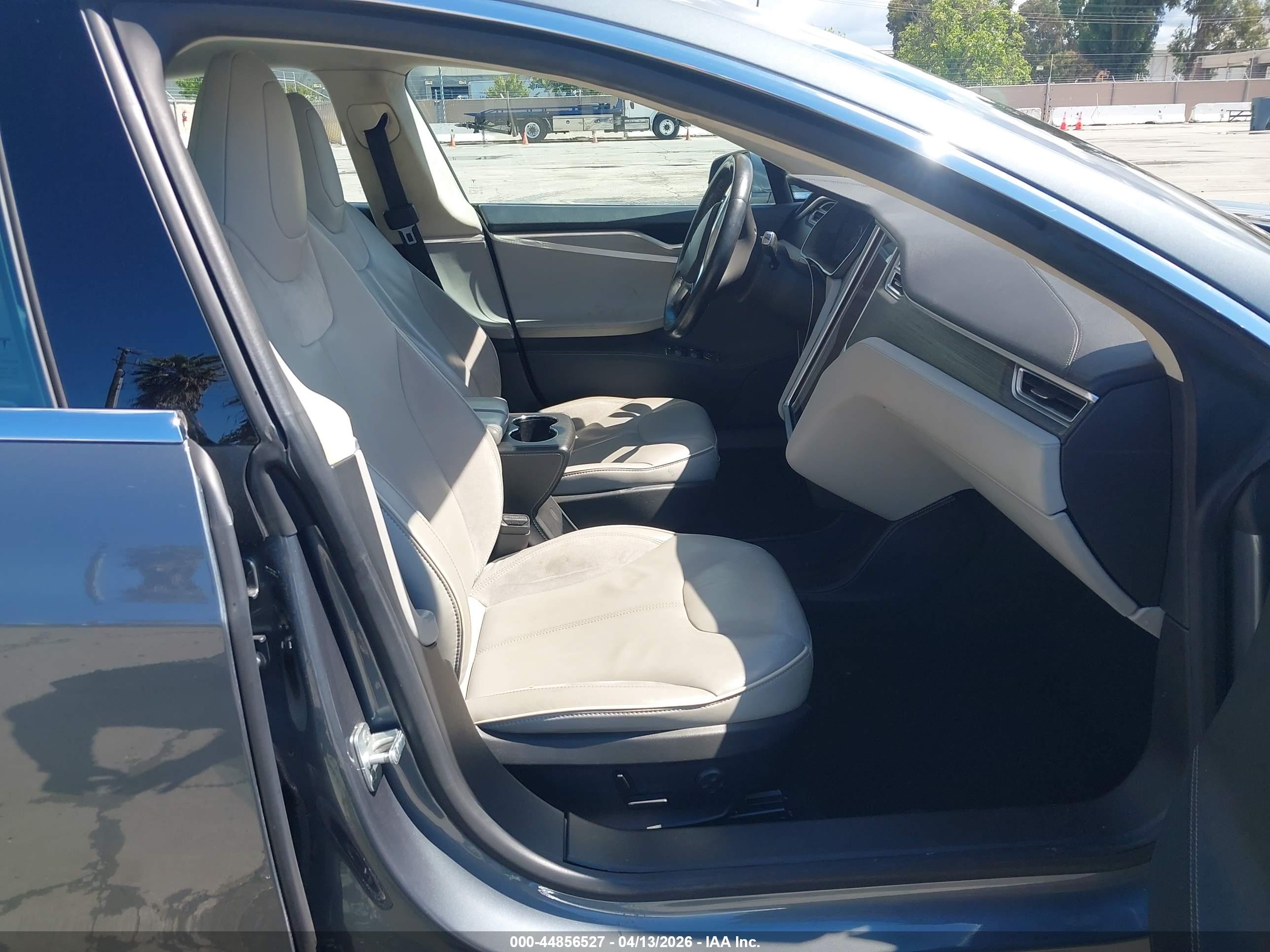 TESLA MODEL image 5