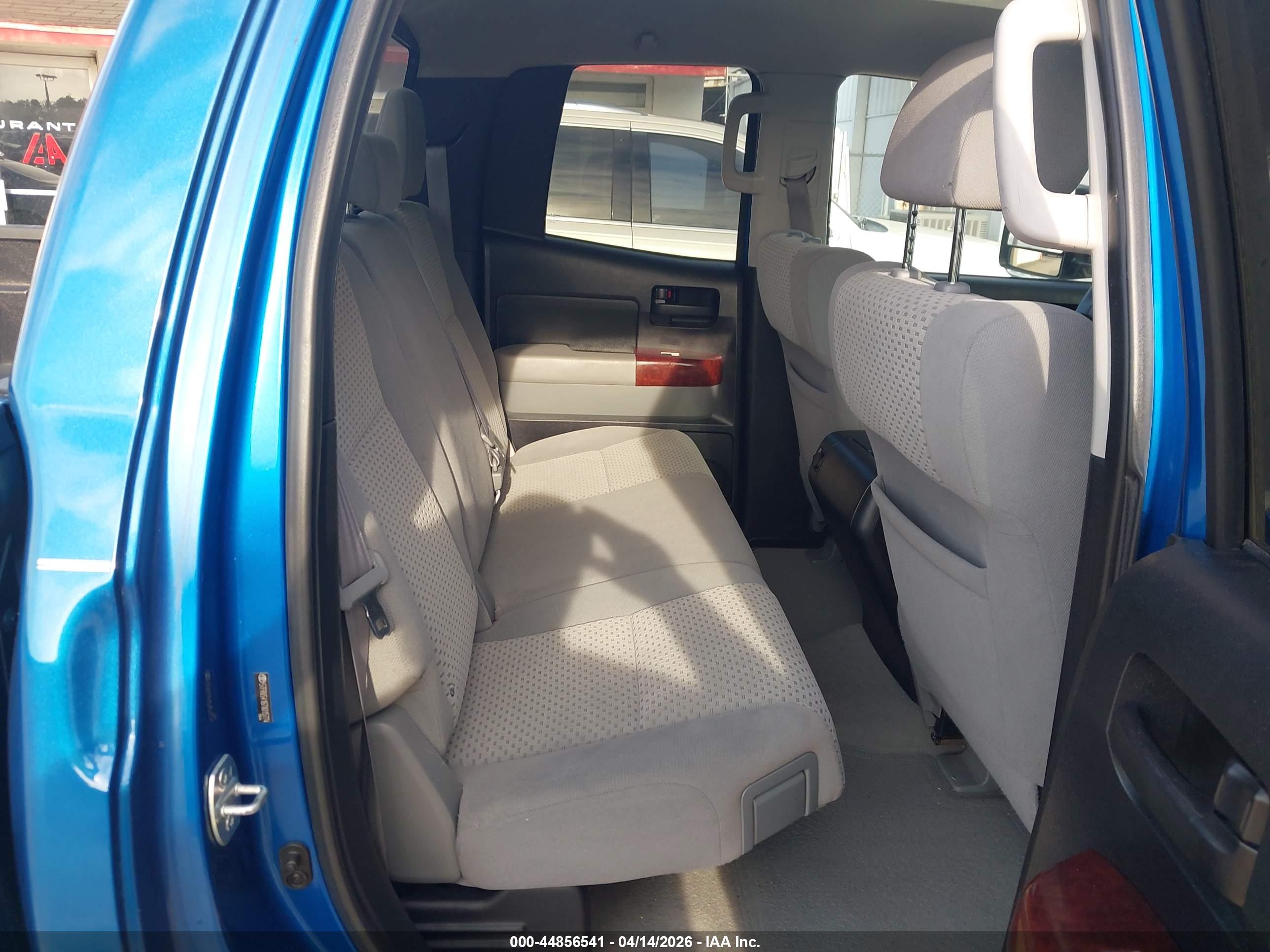 TOYOTA TUNDRA image 8