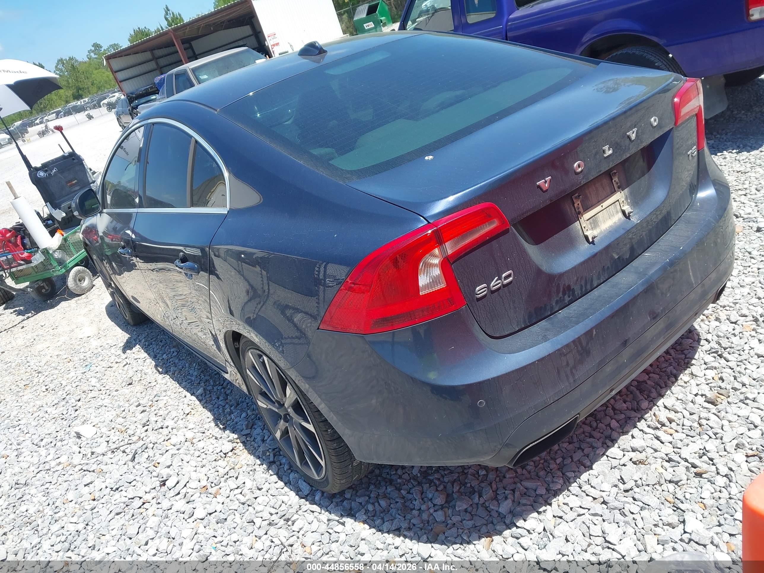 VOLVO S60 image 3