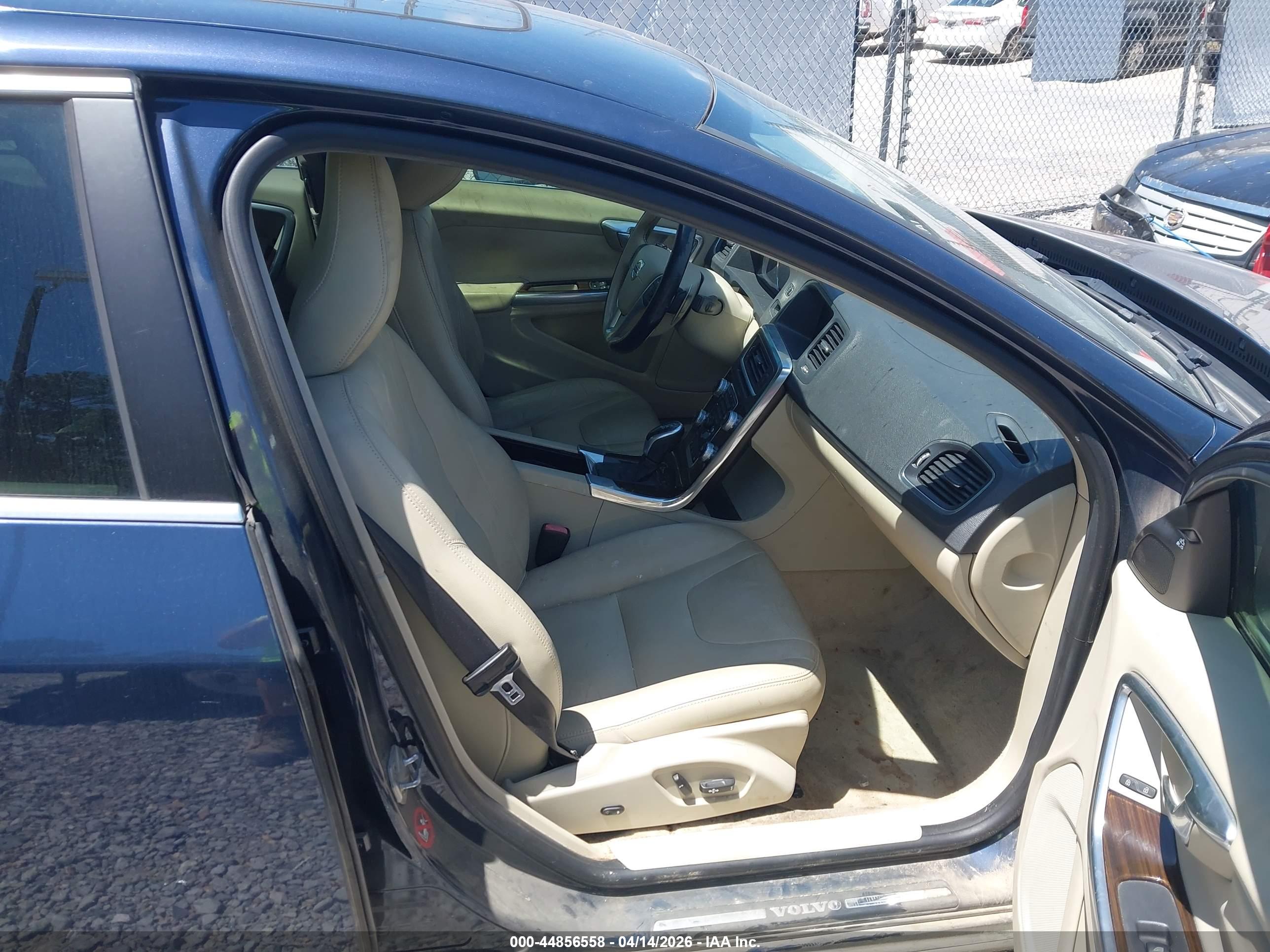 VOLVO S60 image 5
