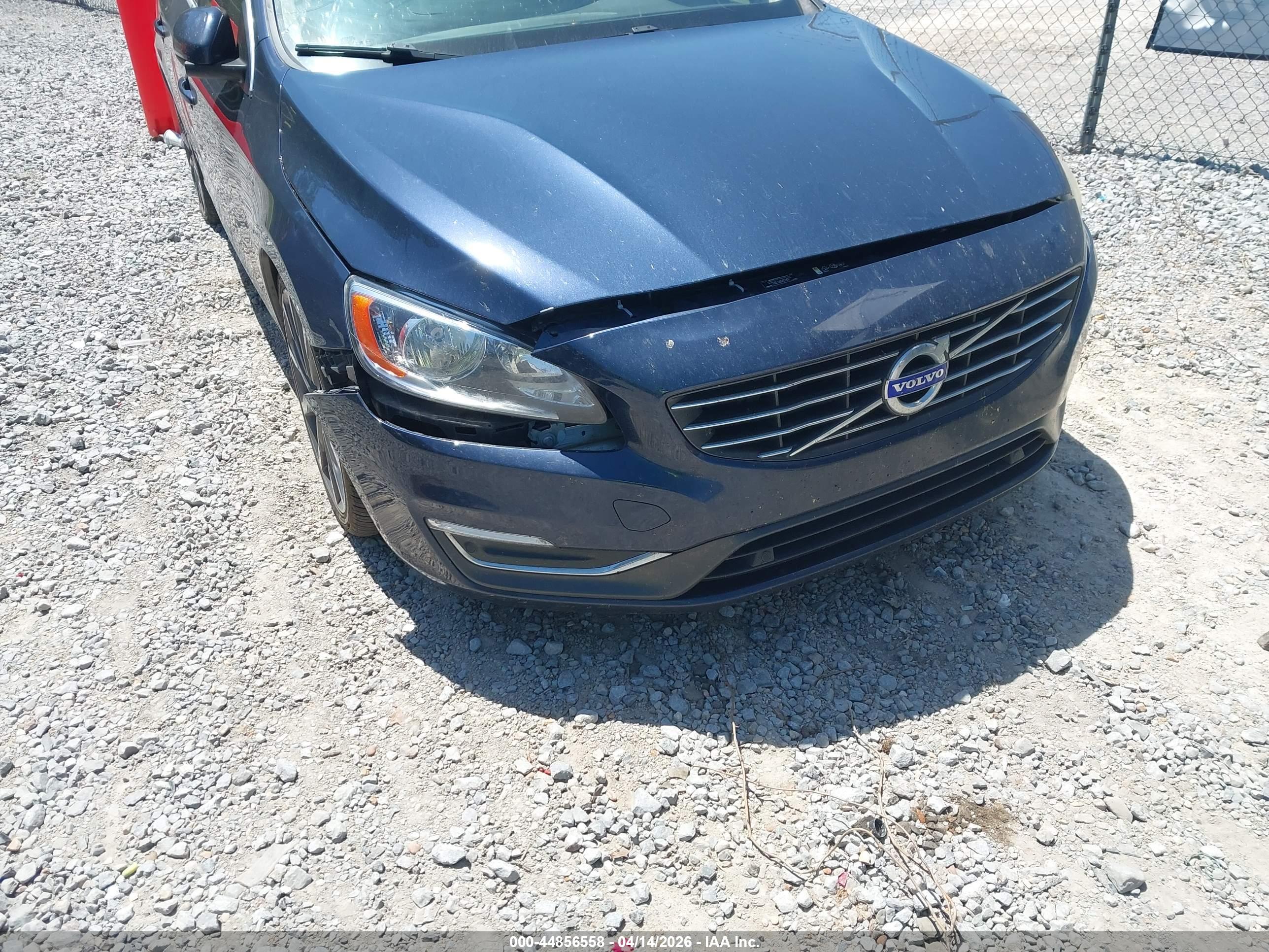 VOLVO S60 image 6