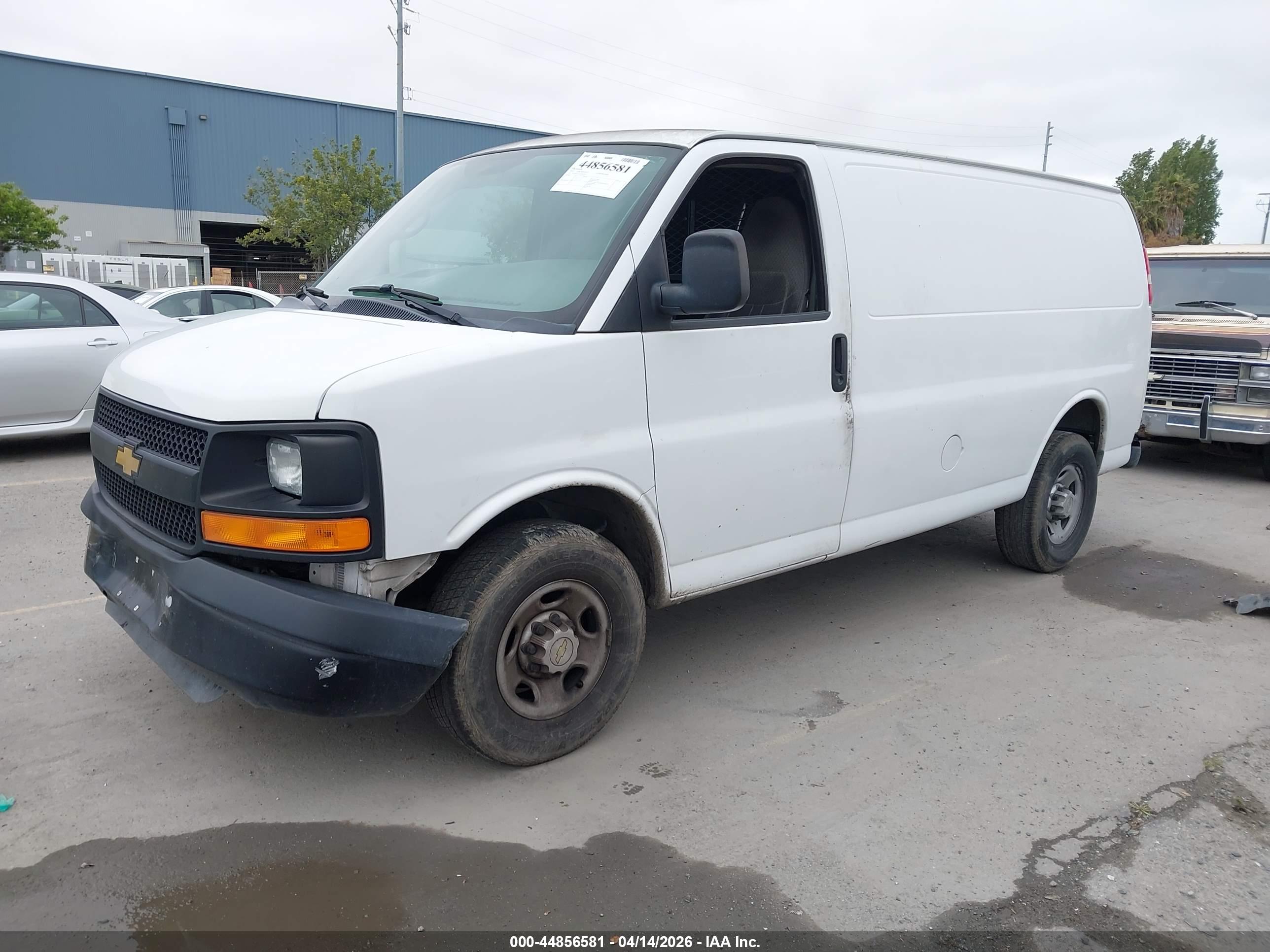 CHEVROLET EXPRESS image 2