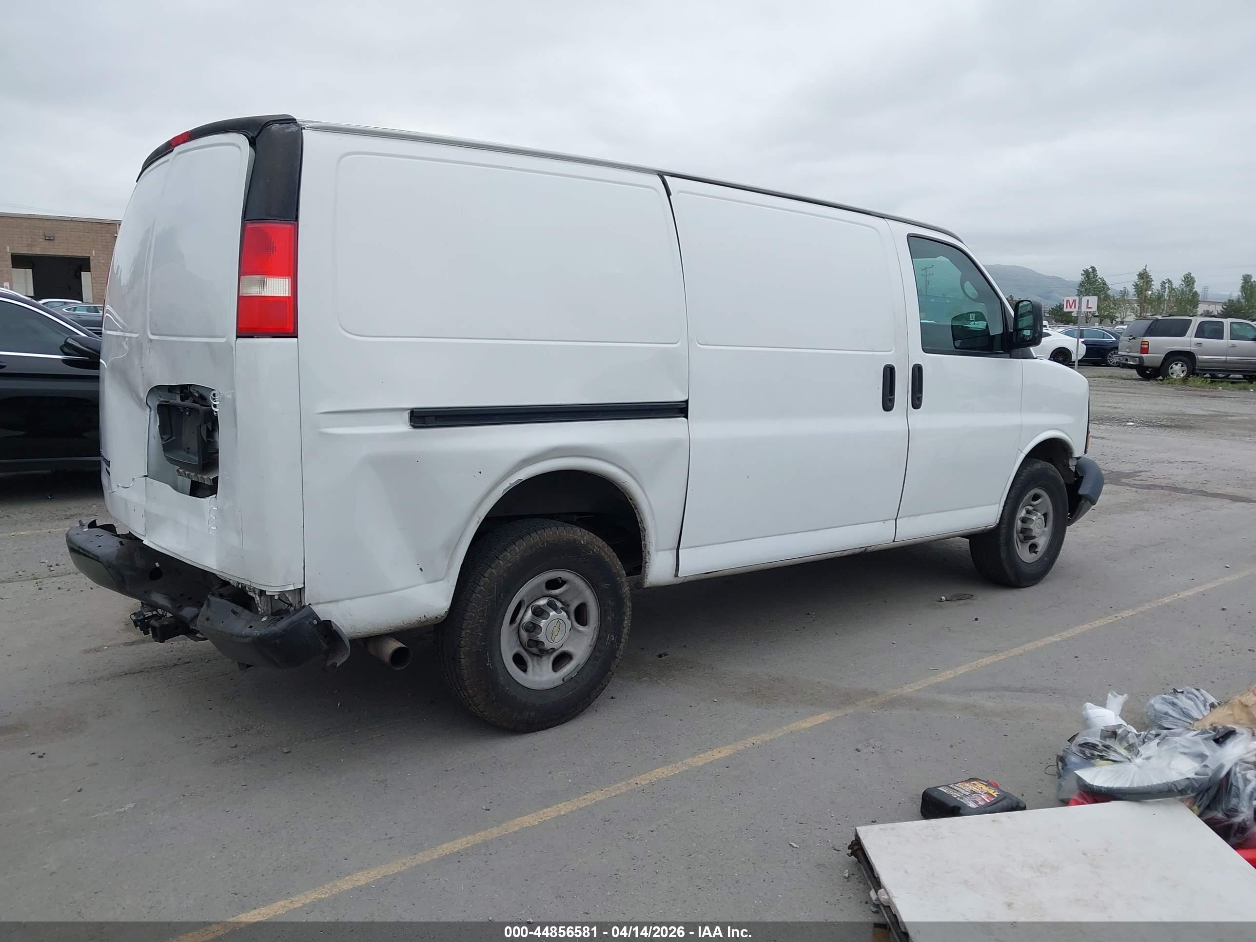 CHEVROLET EXPRESS image 4