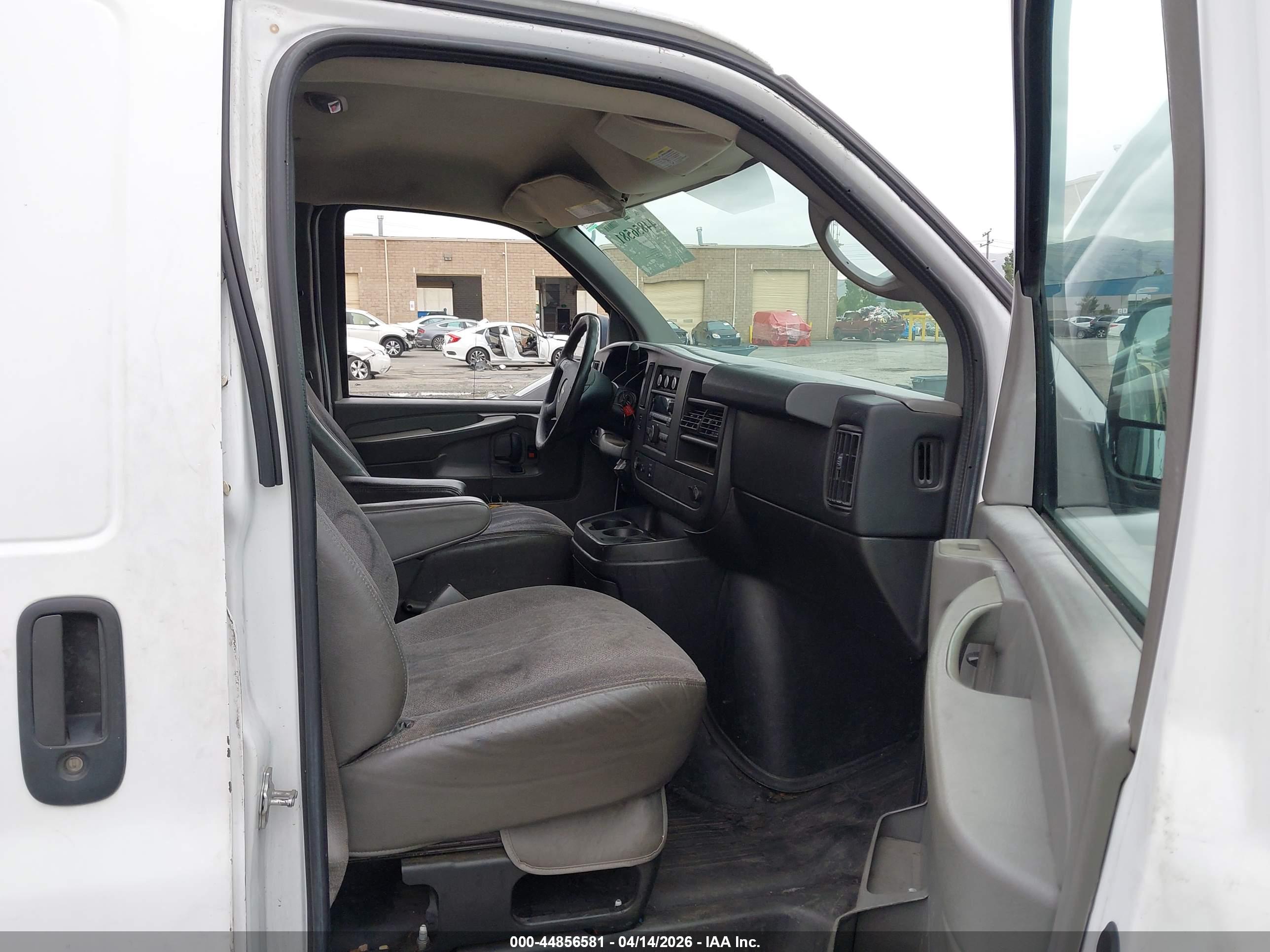 CHEVROLET EXPRESS image 5
