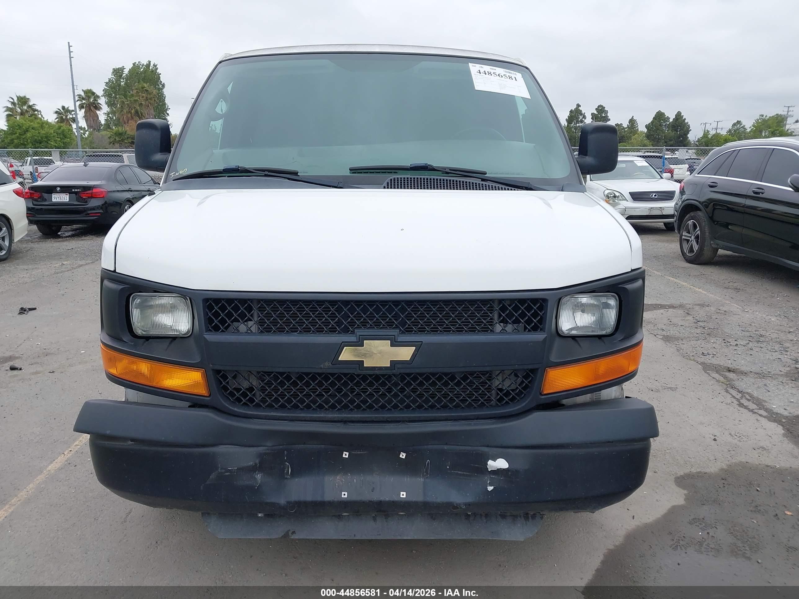 CHEVROLET EXPRESS image 6