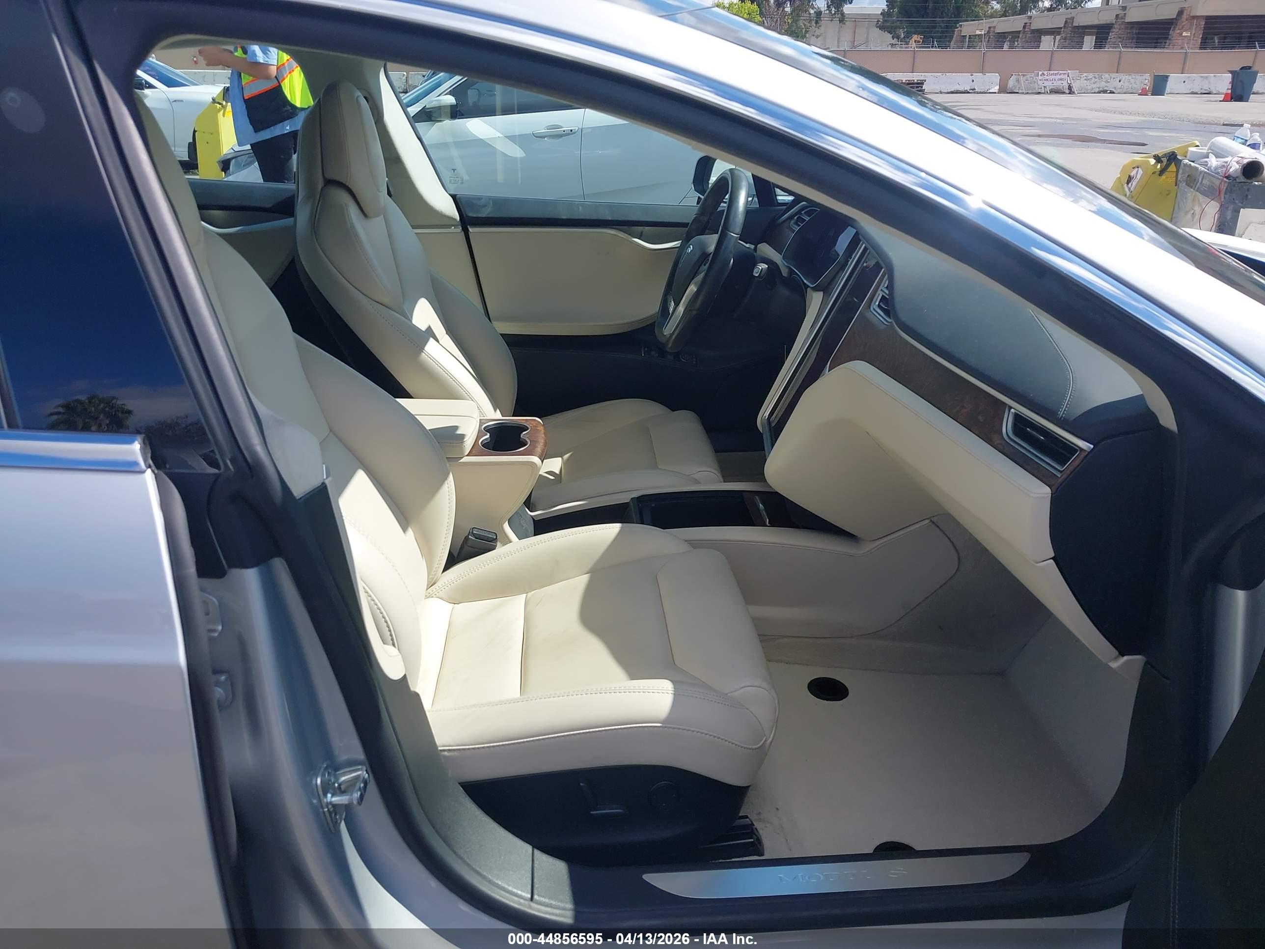 TESLA MODEL image 5