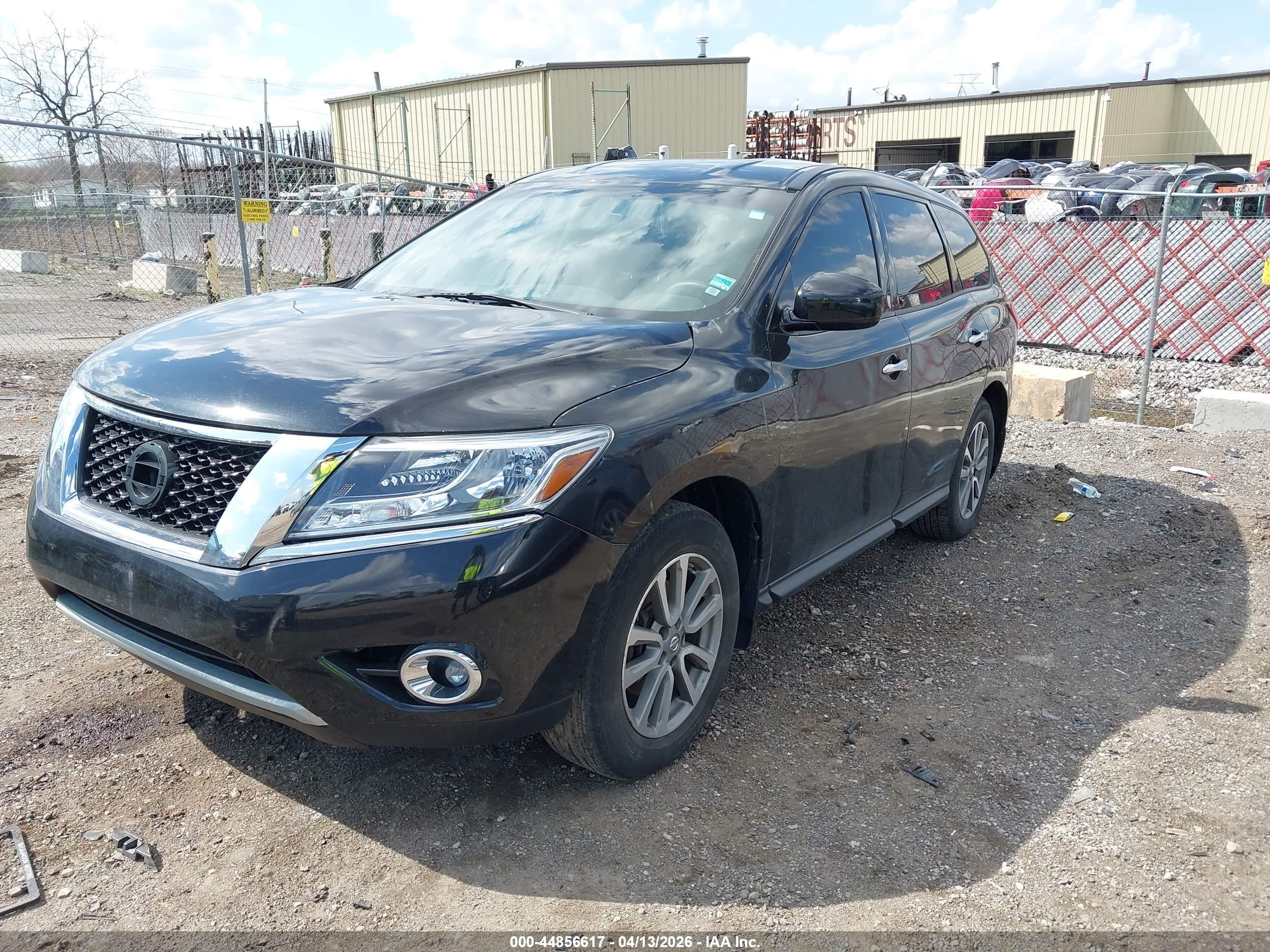NISSAN PATHFINDER image 2