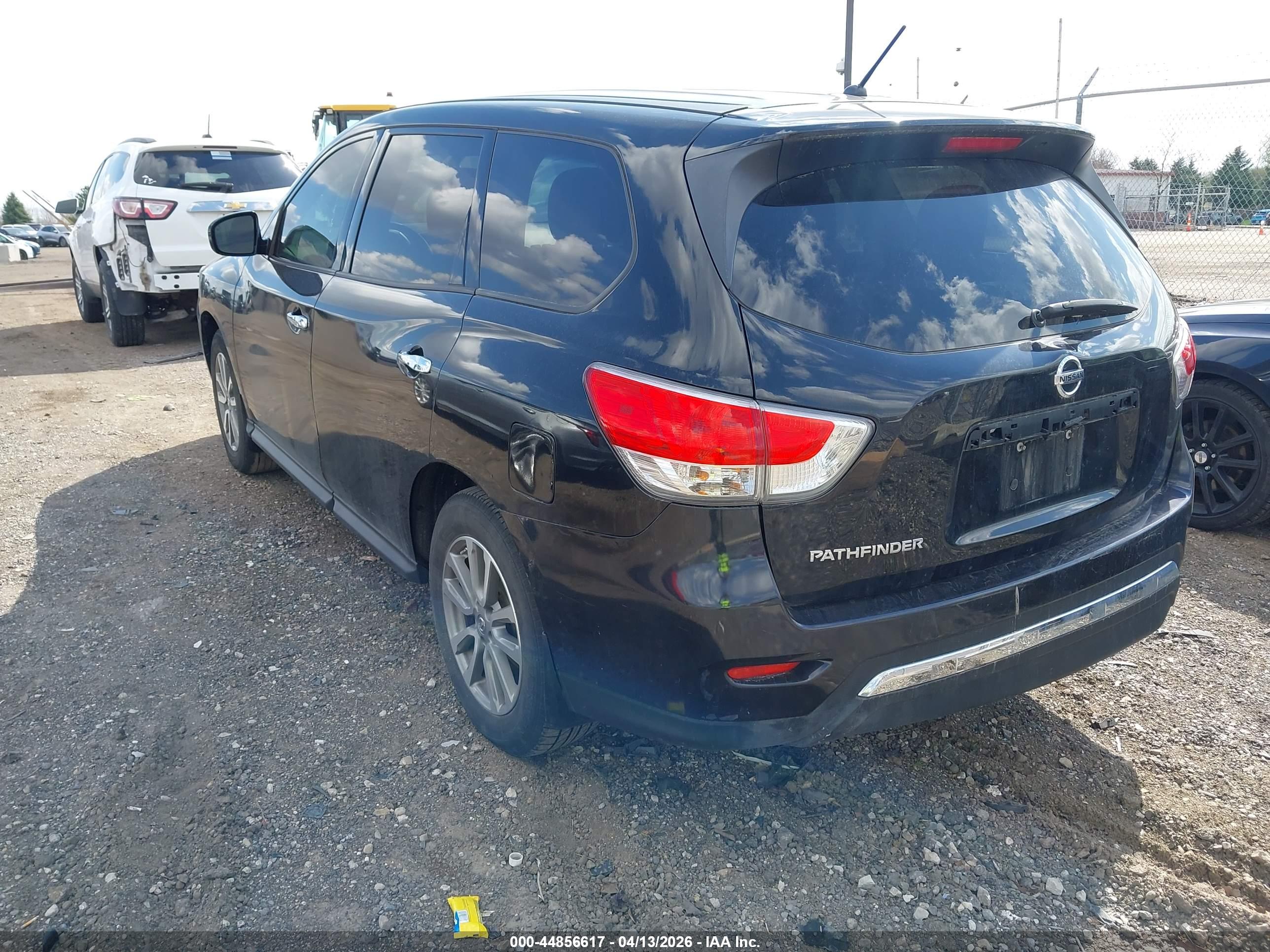 NISSAN PATHFINDER image 3