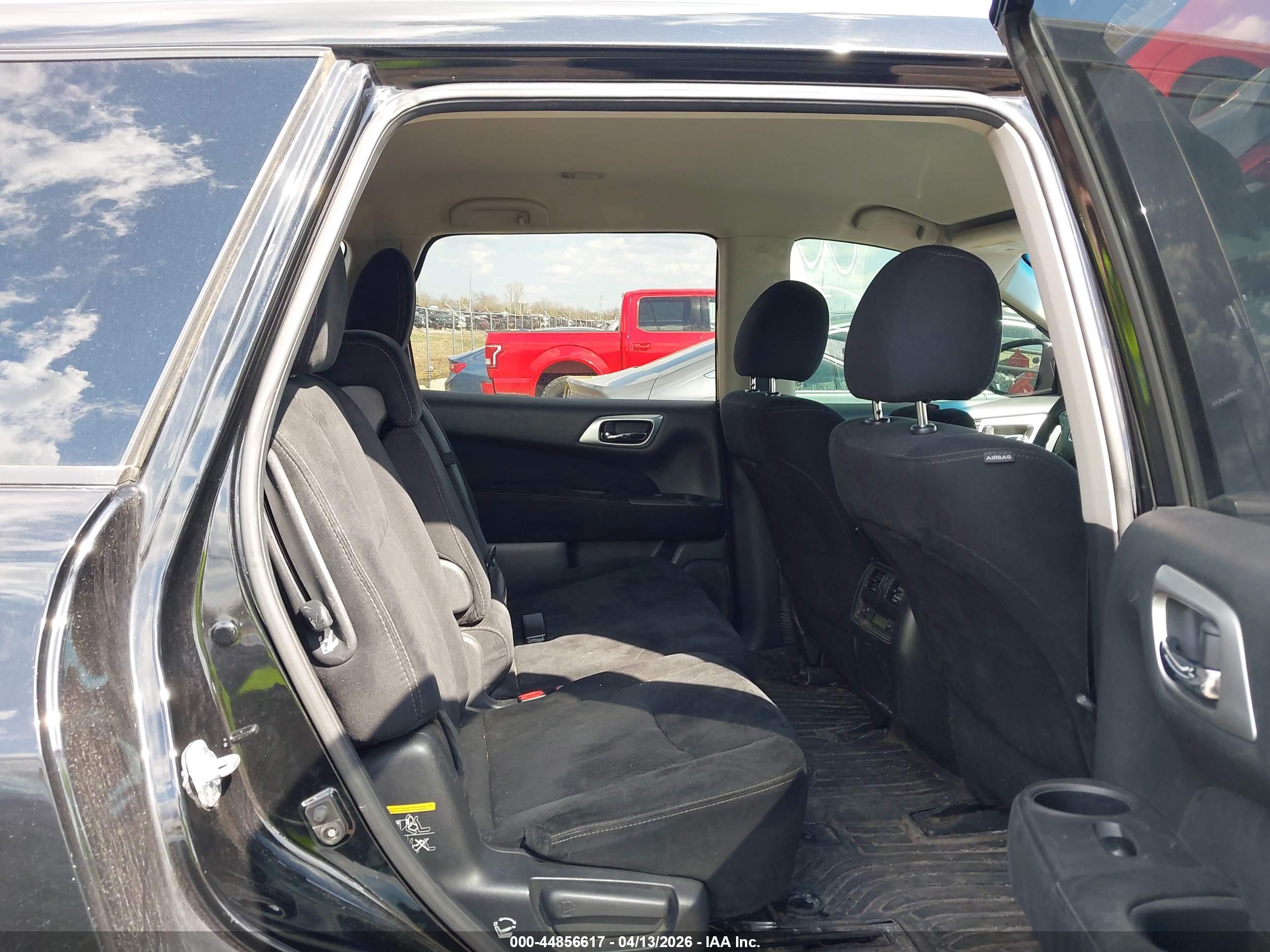 NISSAN PATHFINDER image 8