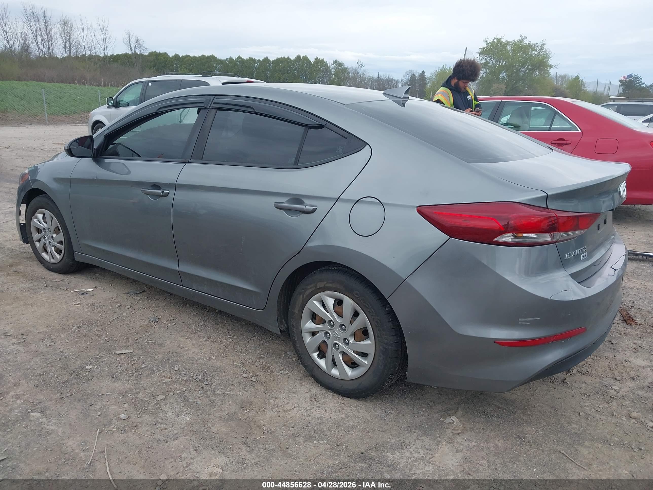 HYUNDAI ELANTRA image 3