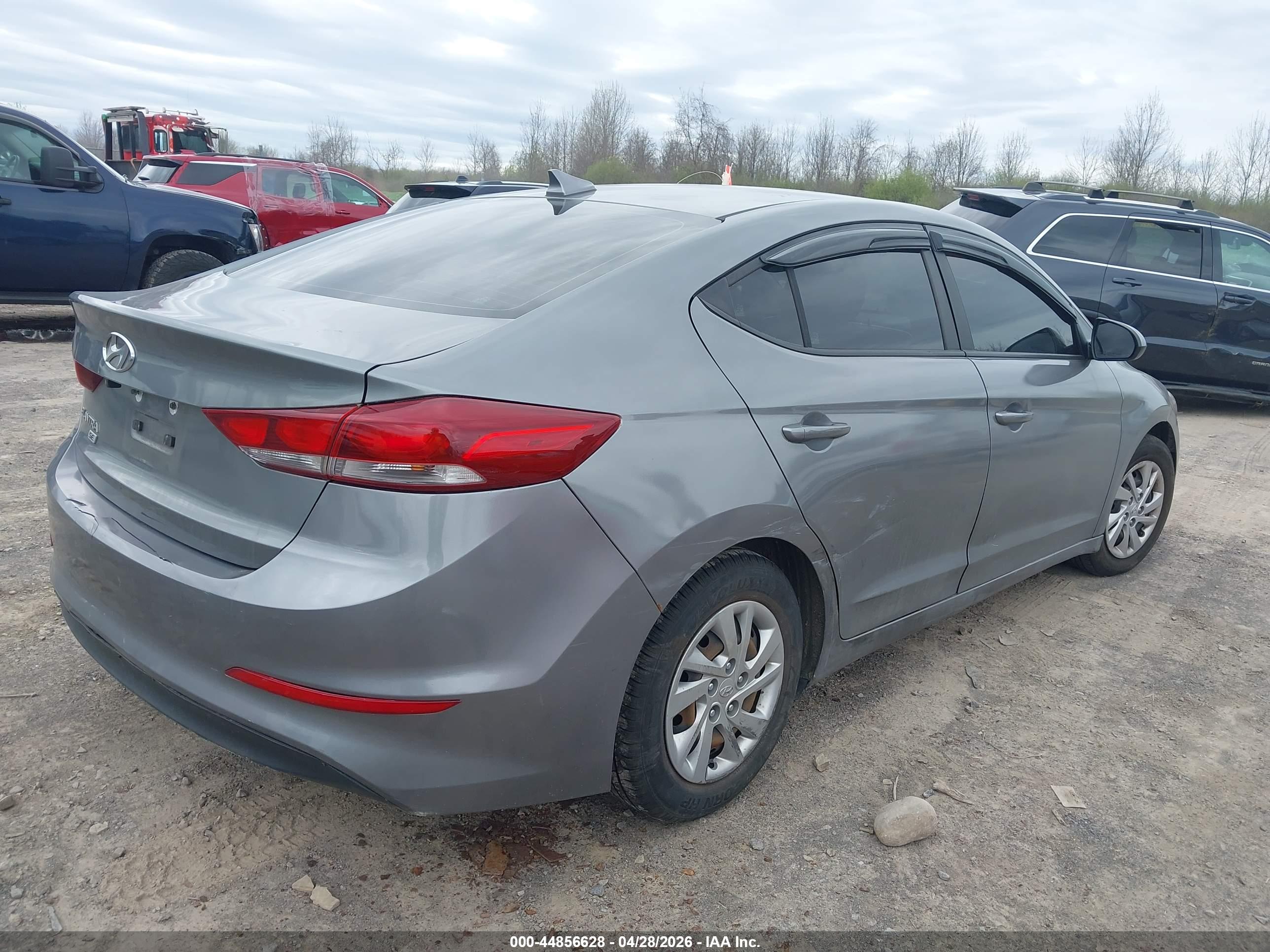 HYUNDAI ELANTRA image 4