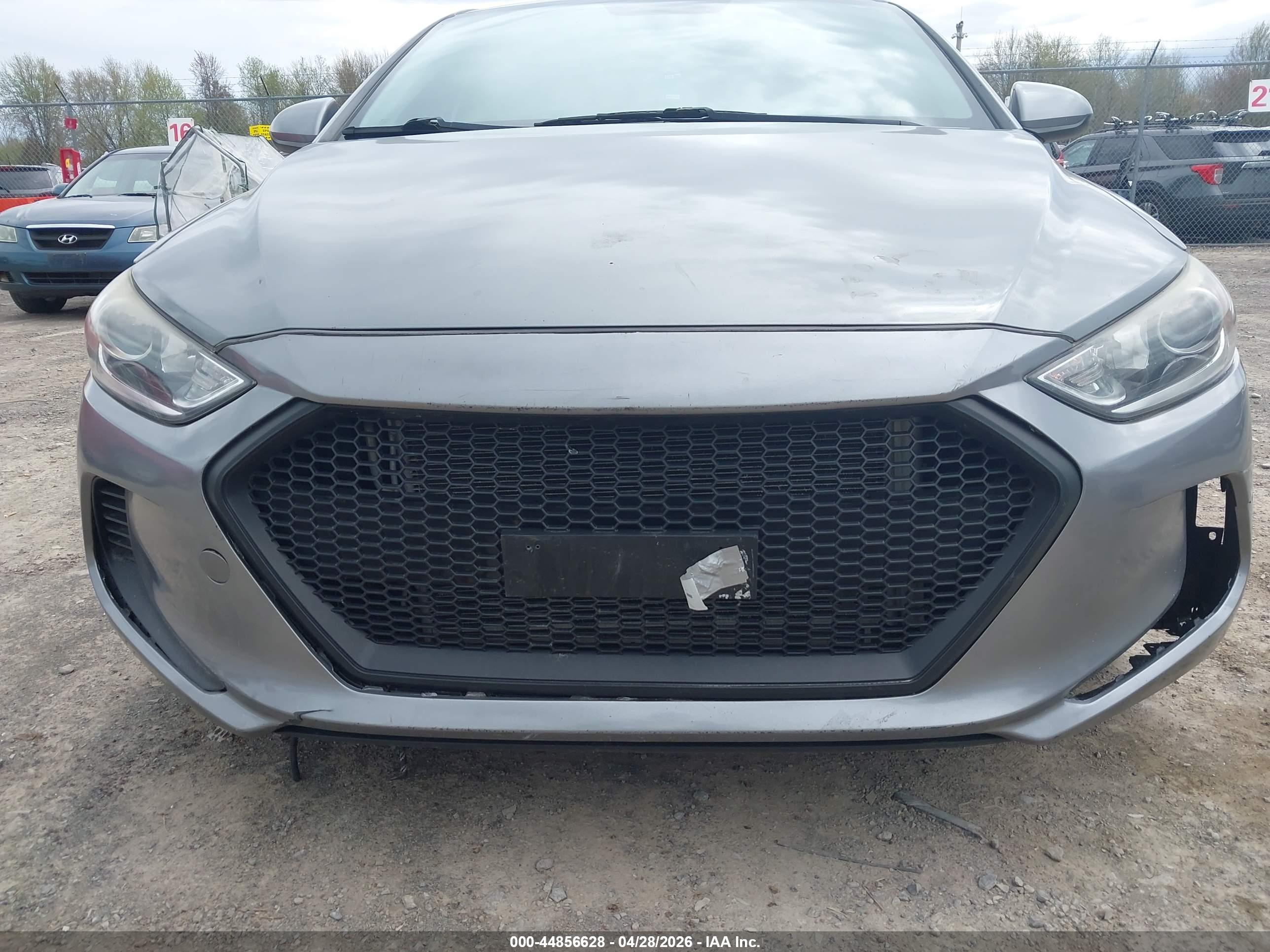 HYUNDAI ELANTRA image 6