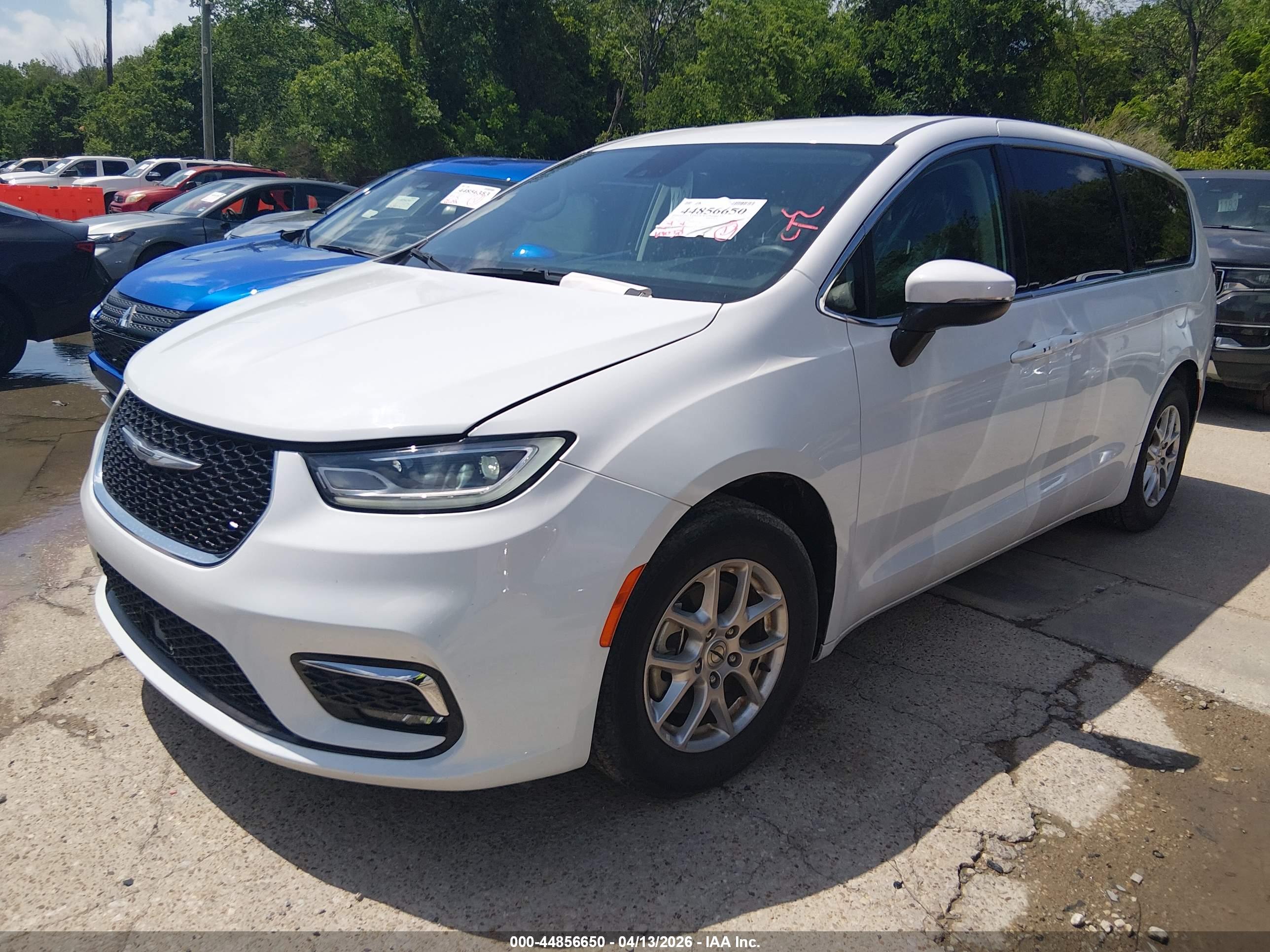 CHRYSLER PACIFICA image 2