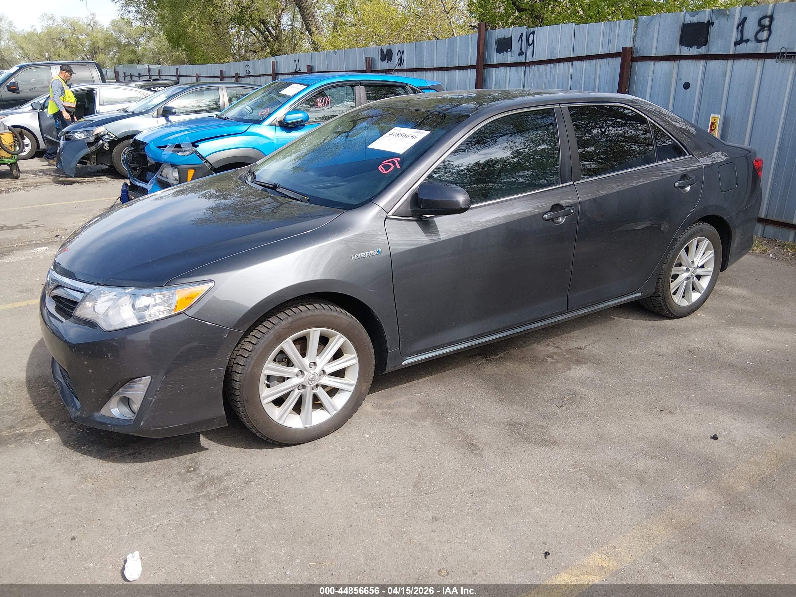 TOYOTA CAMRY image 2