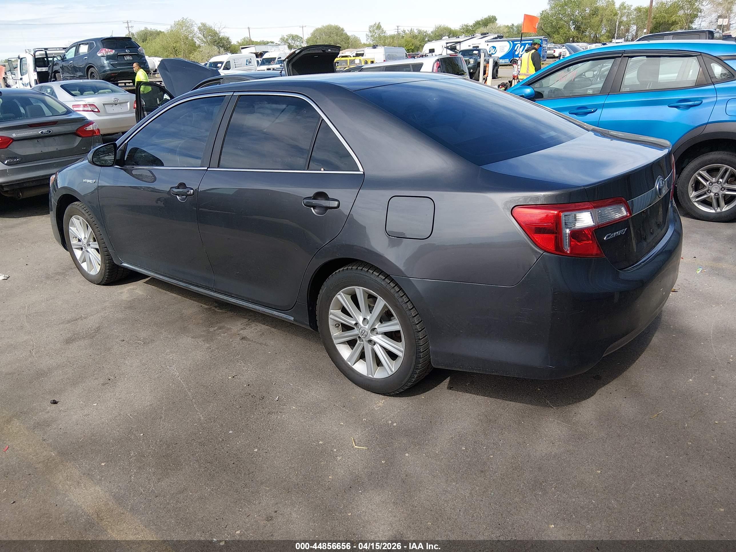 TOYOTA CAMRY image 3