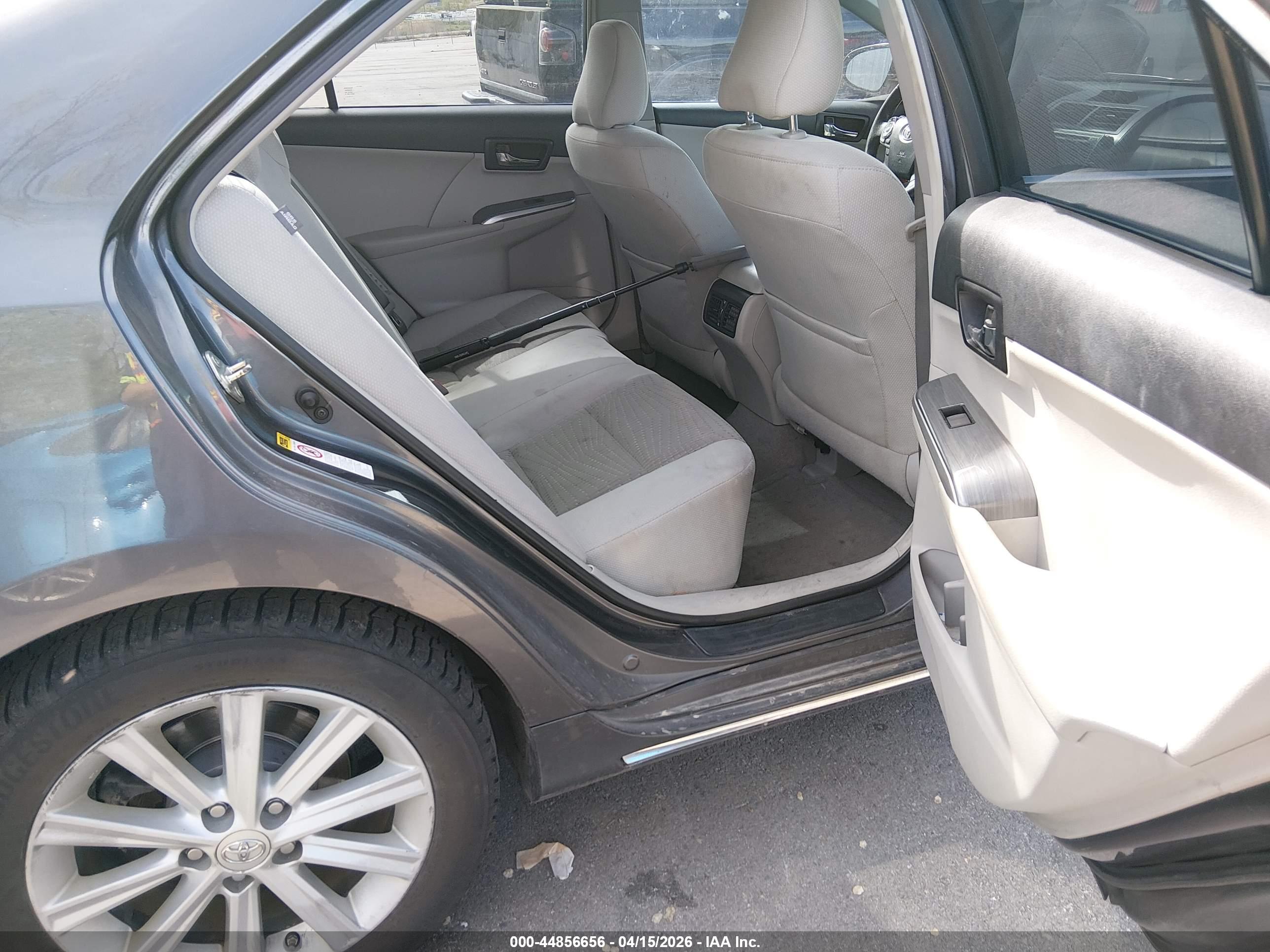 TOYOTA CAMRY image 8