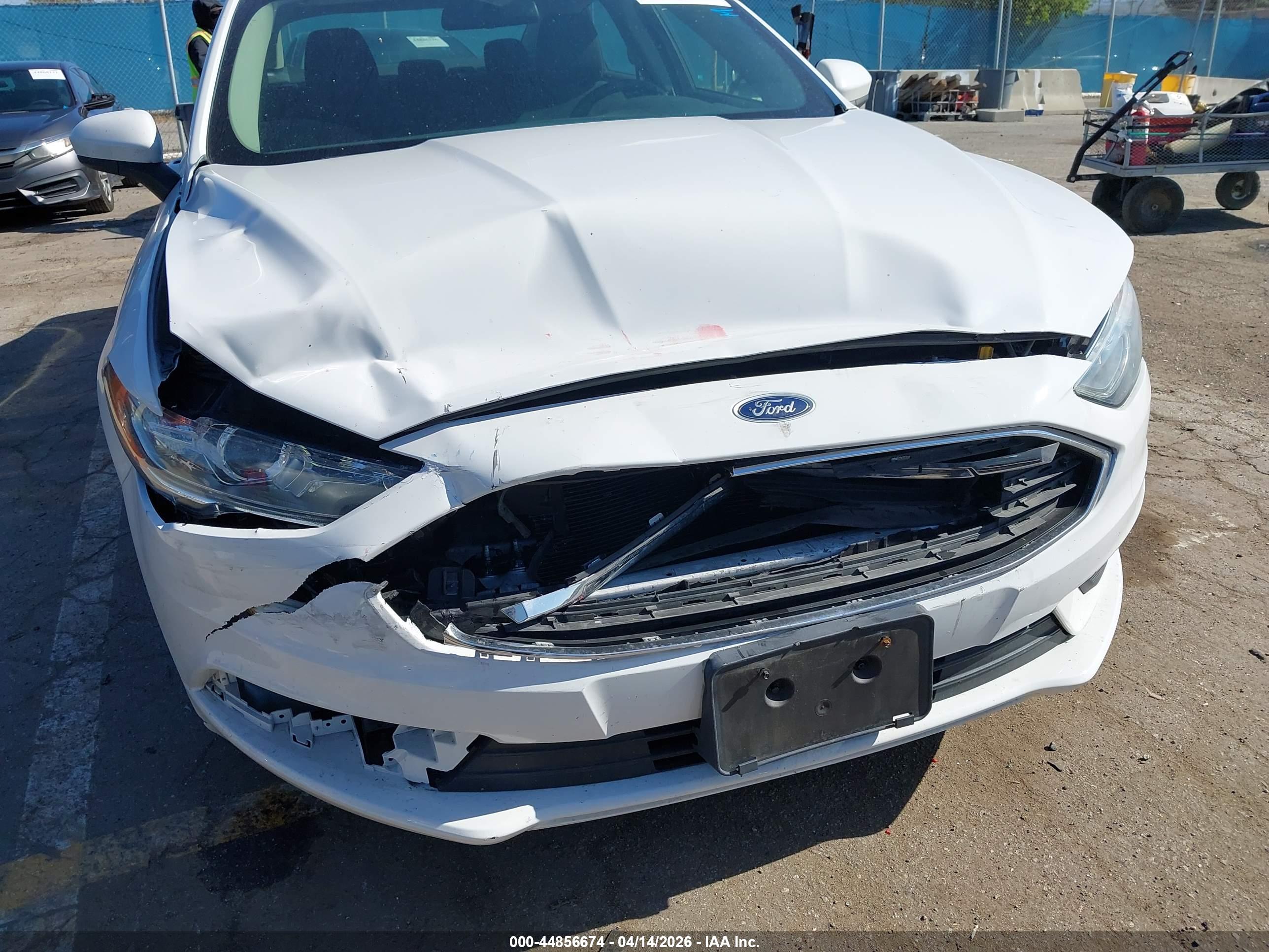 FORD FUSION image 6