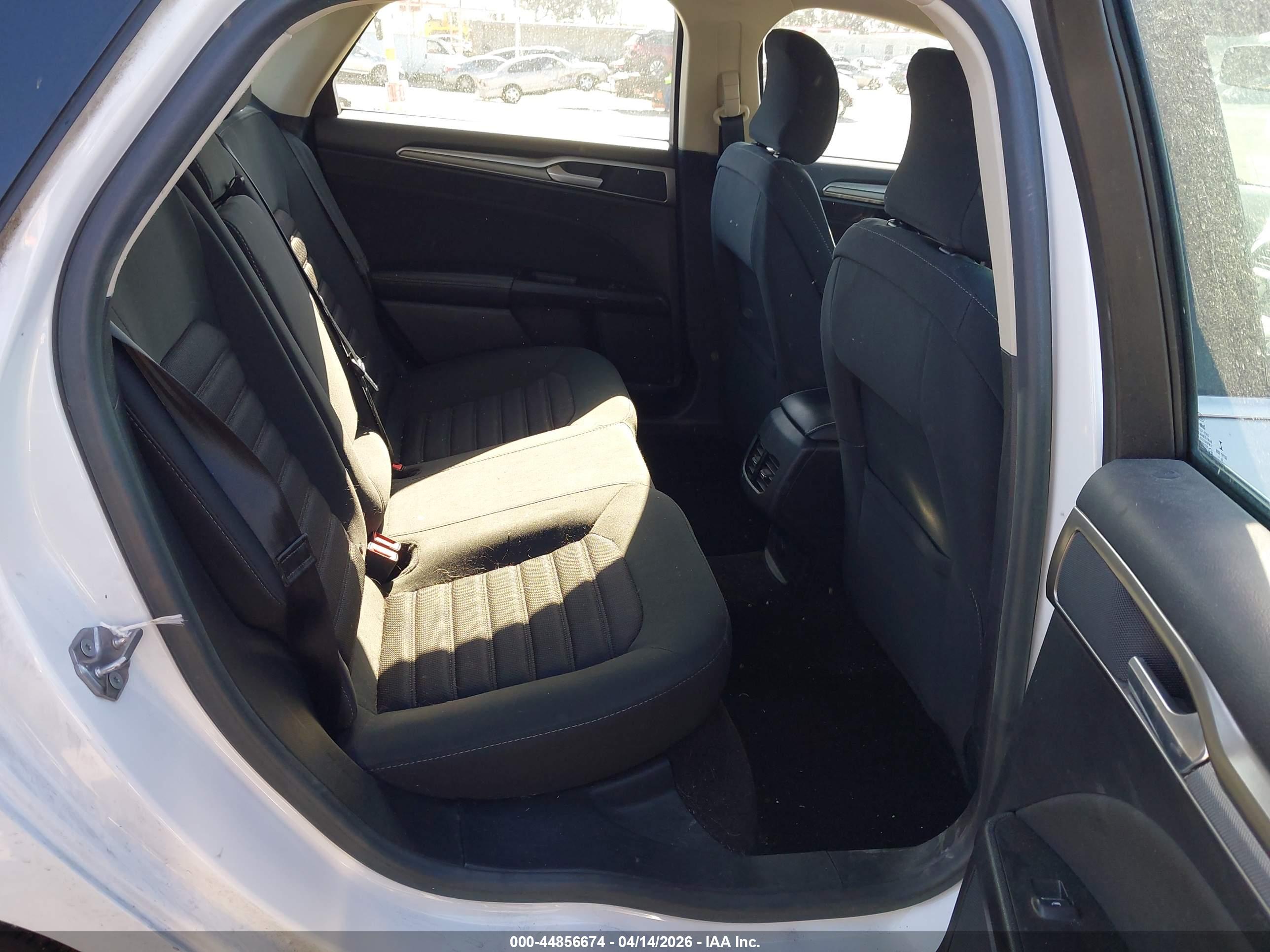 FORD FUSION image 8