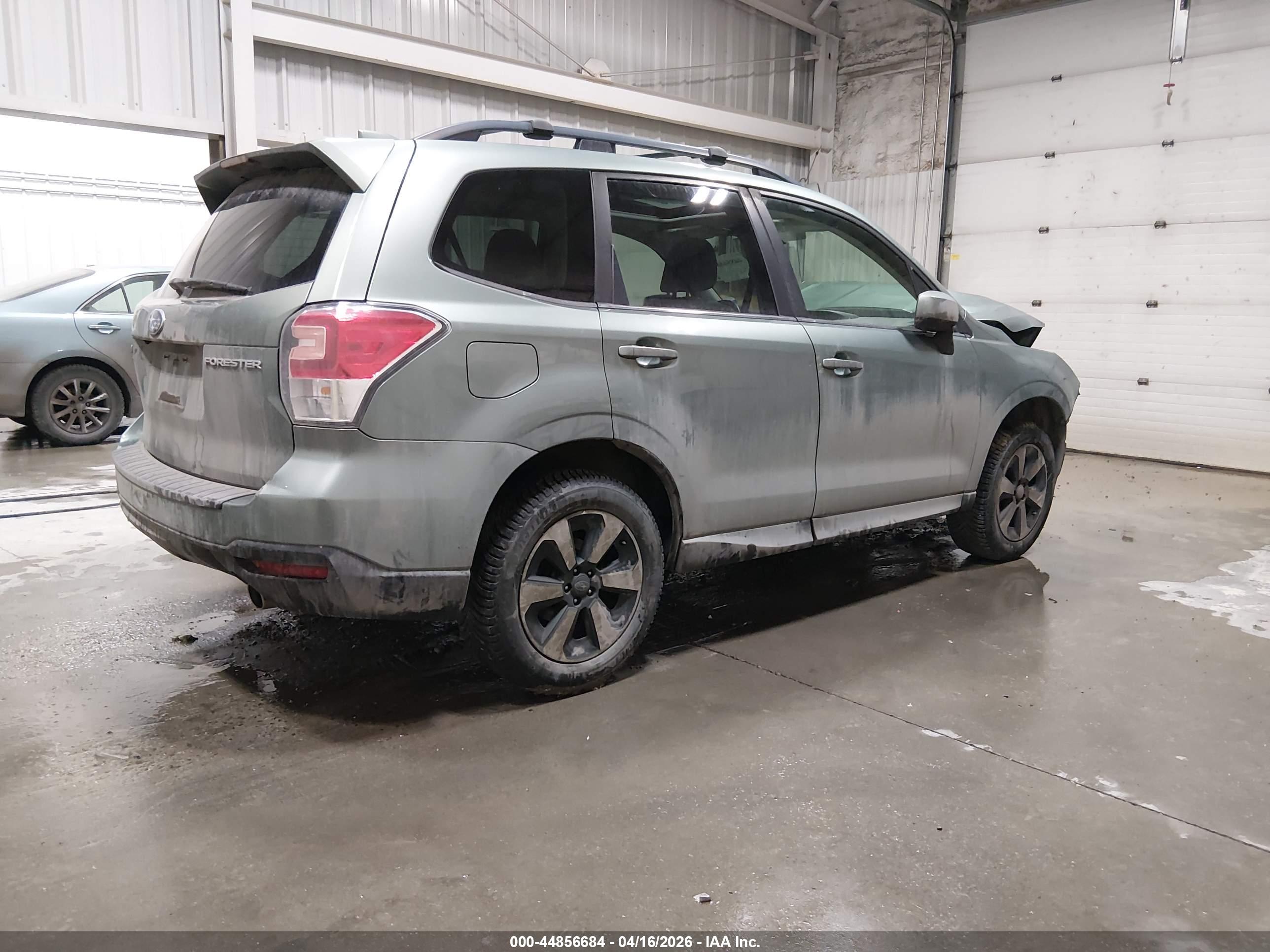 SUBARU FORESTER image 4