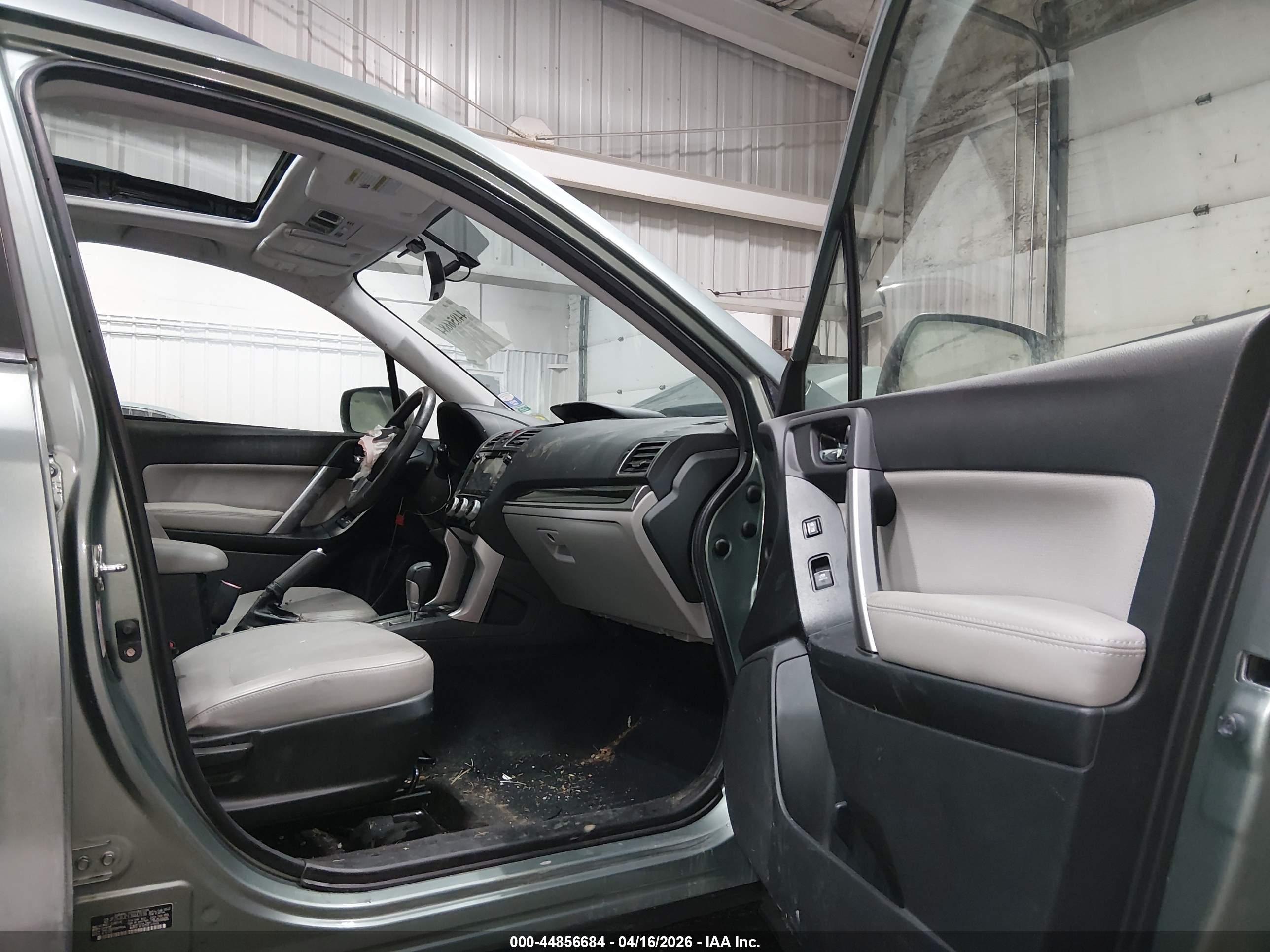 SUBARU FORESTER image 5