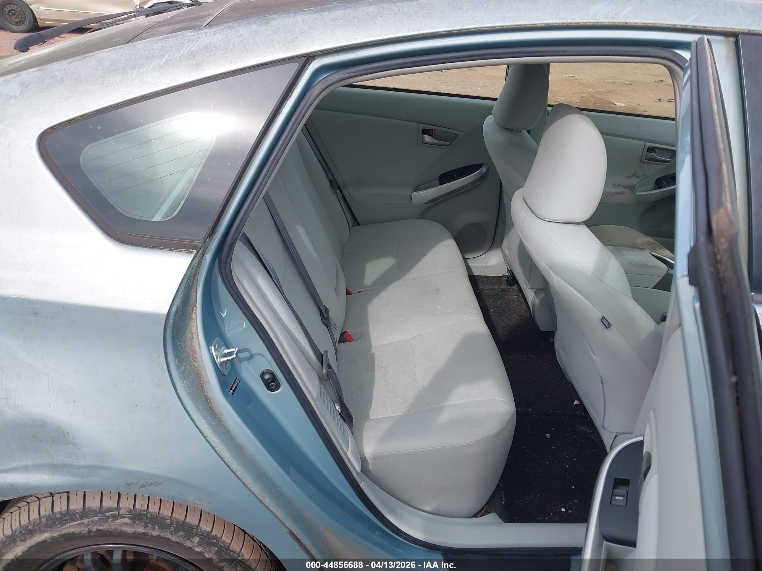 TOYOTA PRIUS image 8