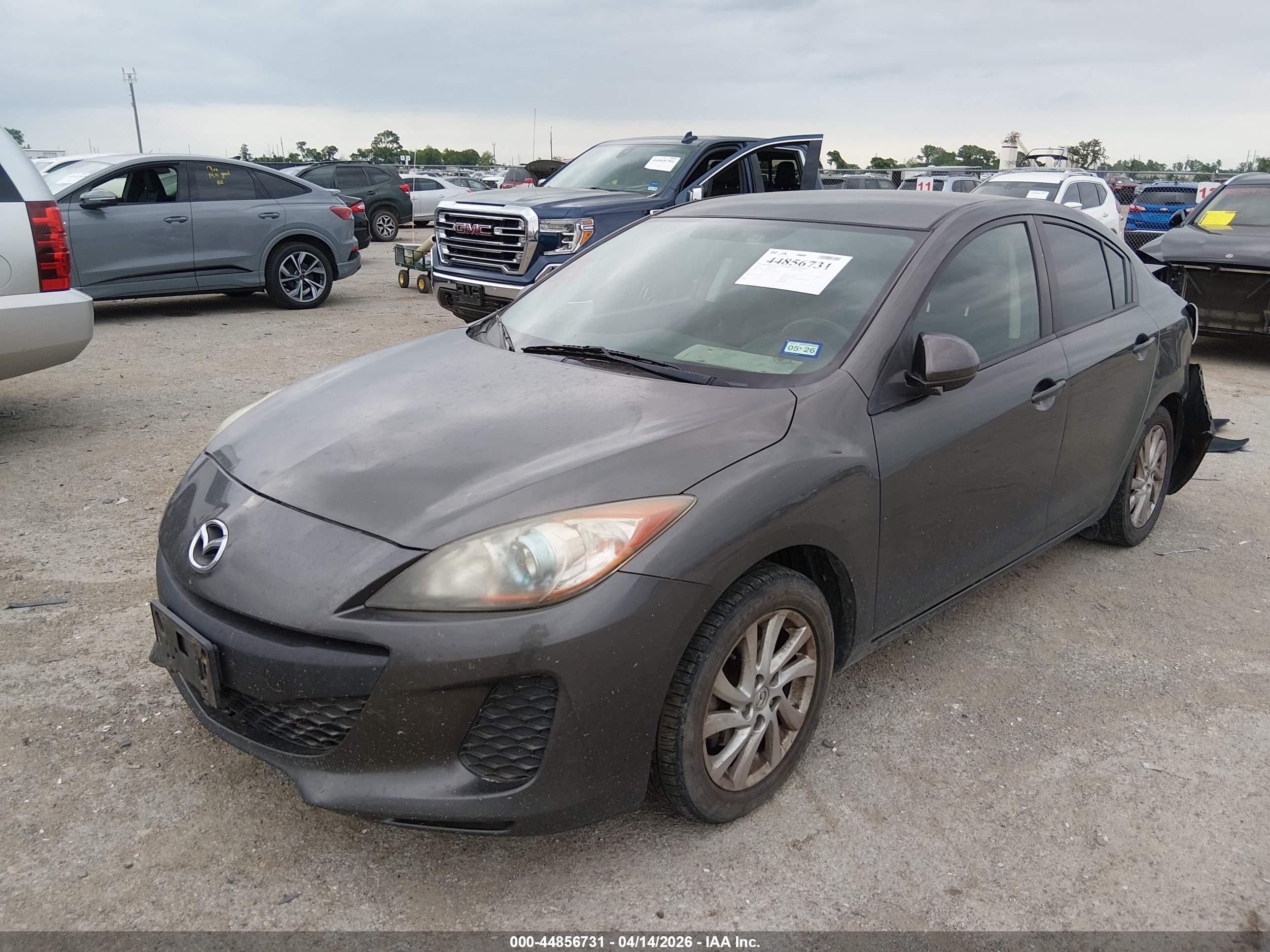 MAZDA MAZDA3 image 2