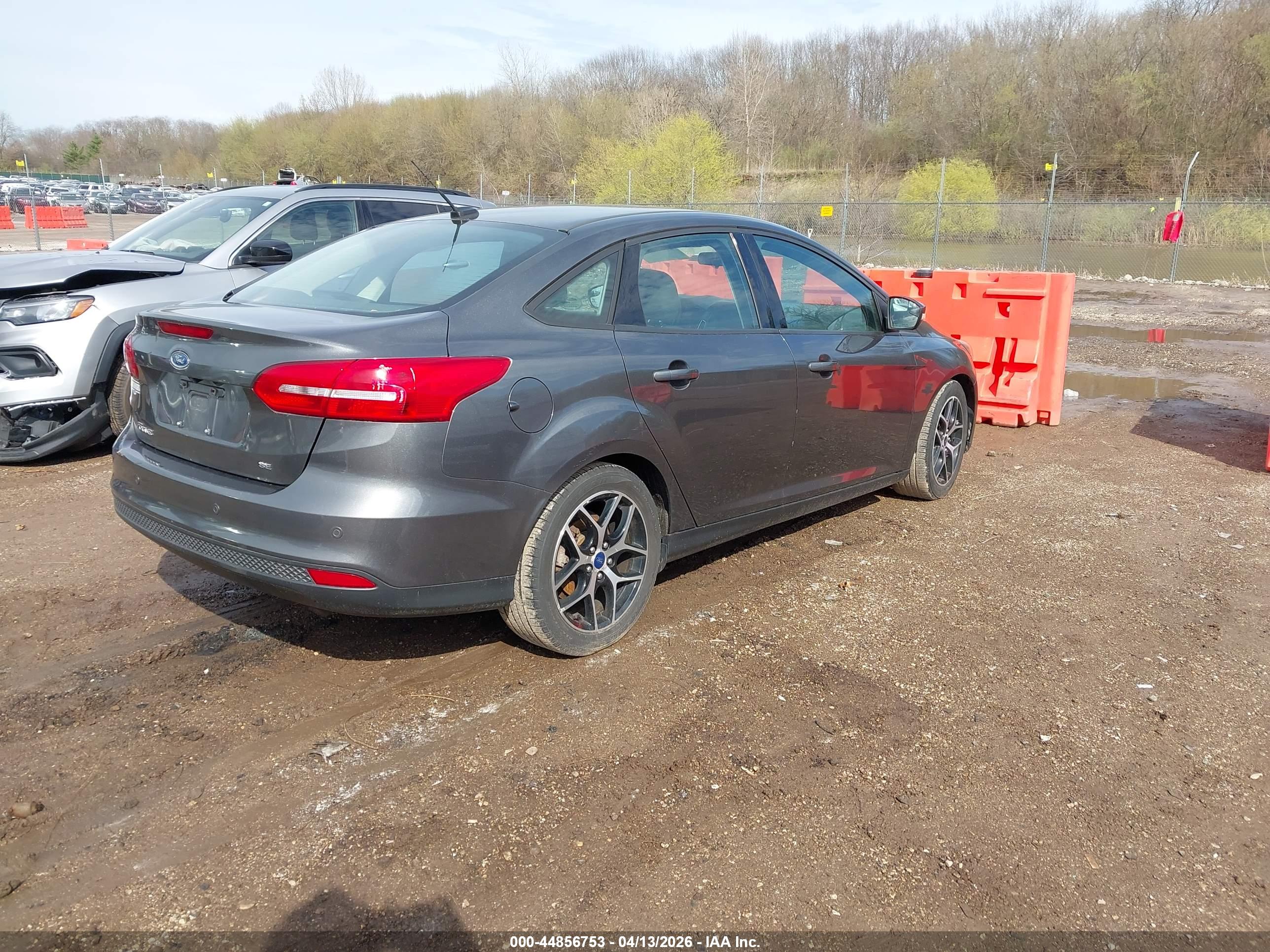 FORD FOCUS image 4