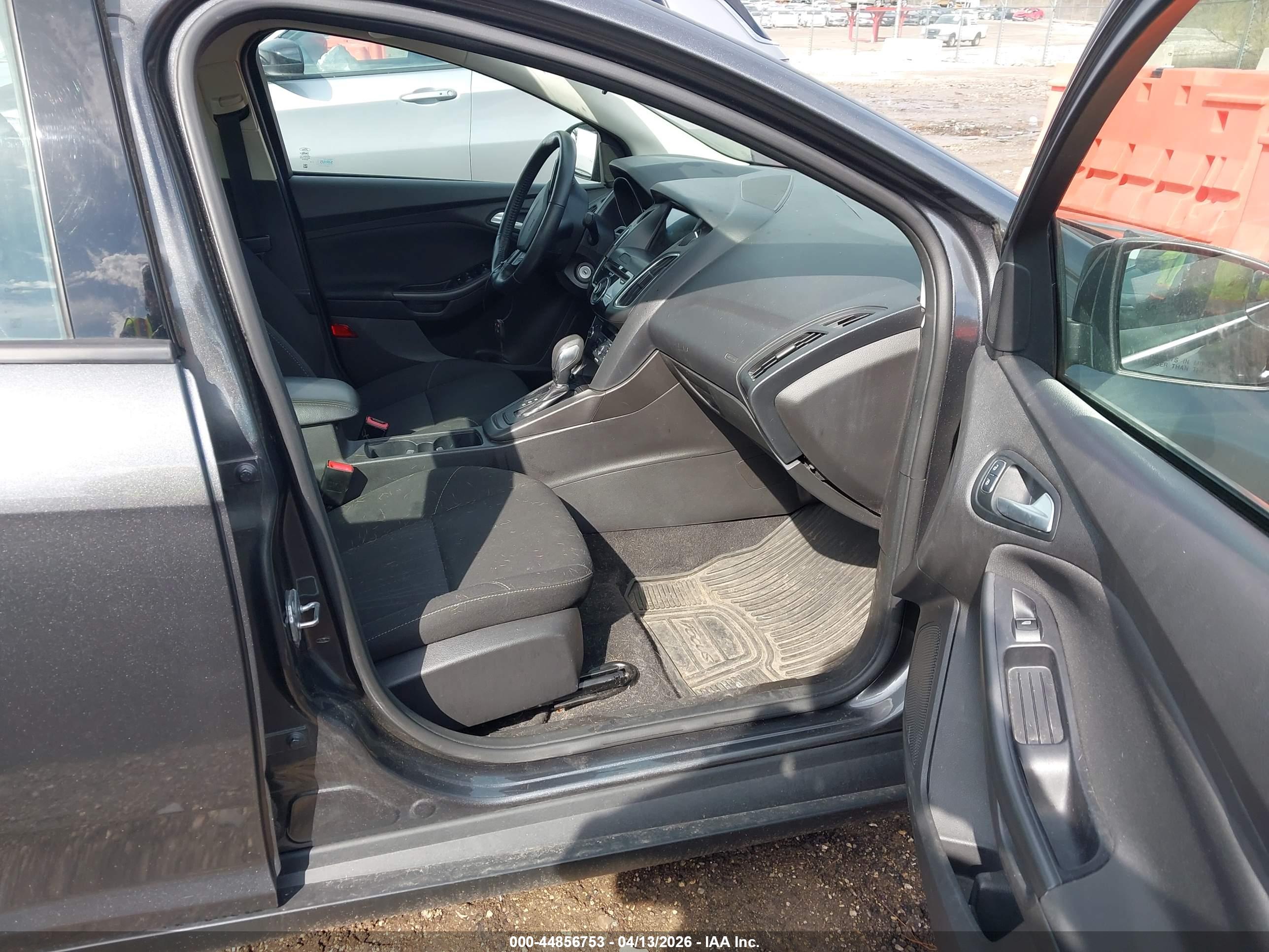 FORD FOCUS image 5