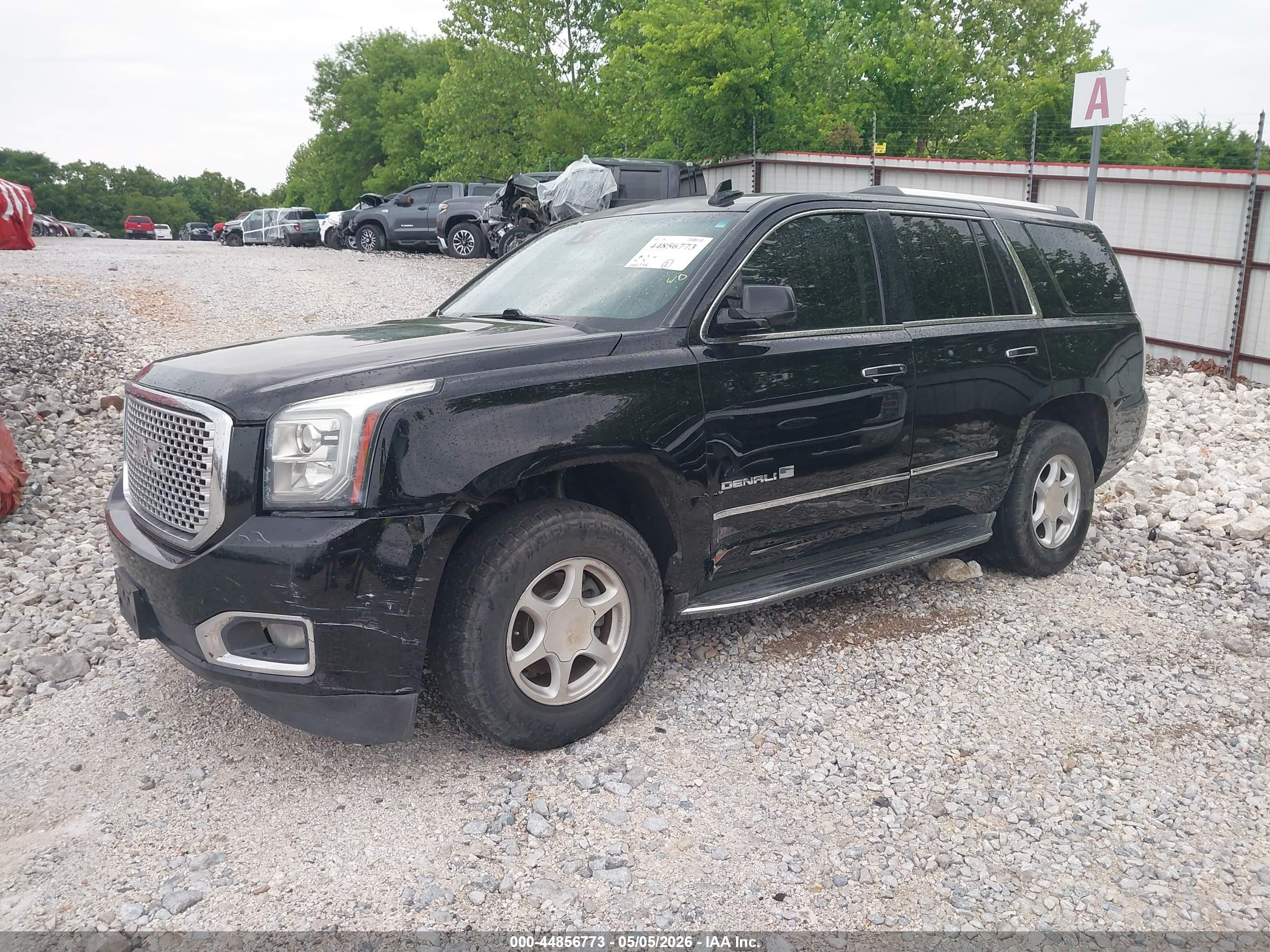 GMC YUKON image 2