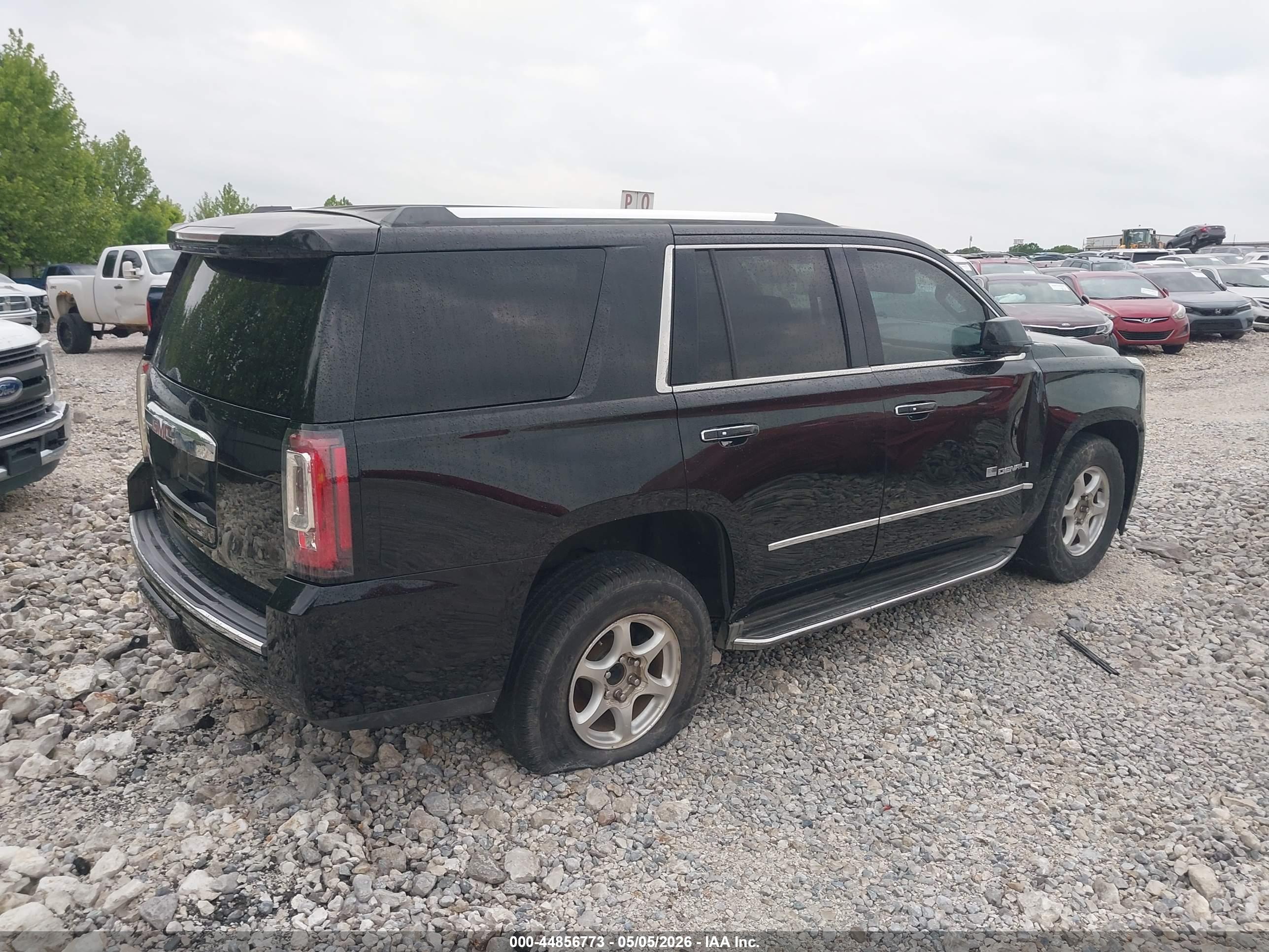 GMC YUKON image 4