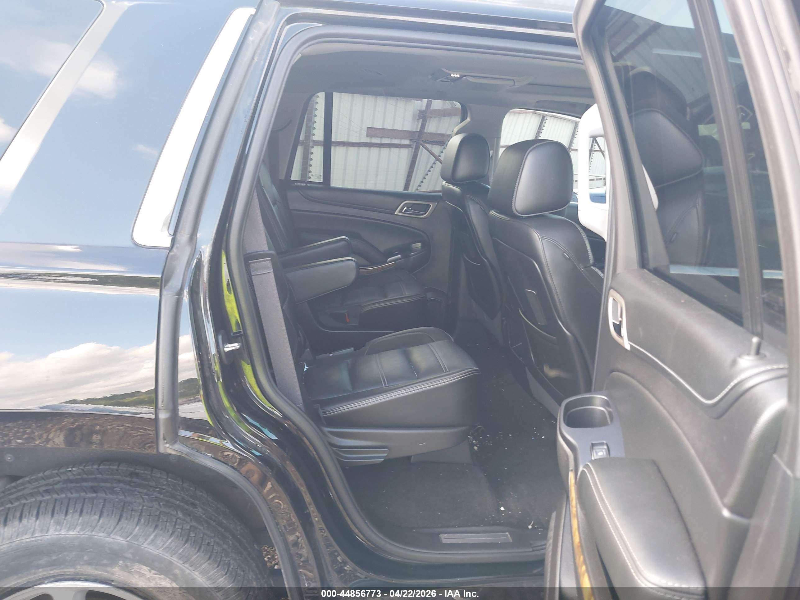 GMC YUKON image 8