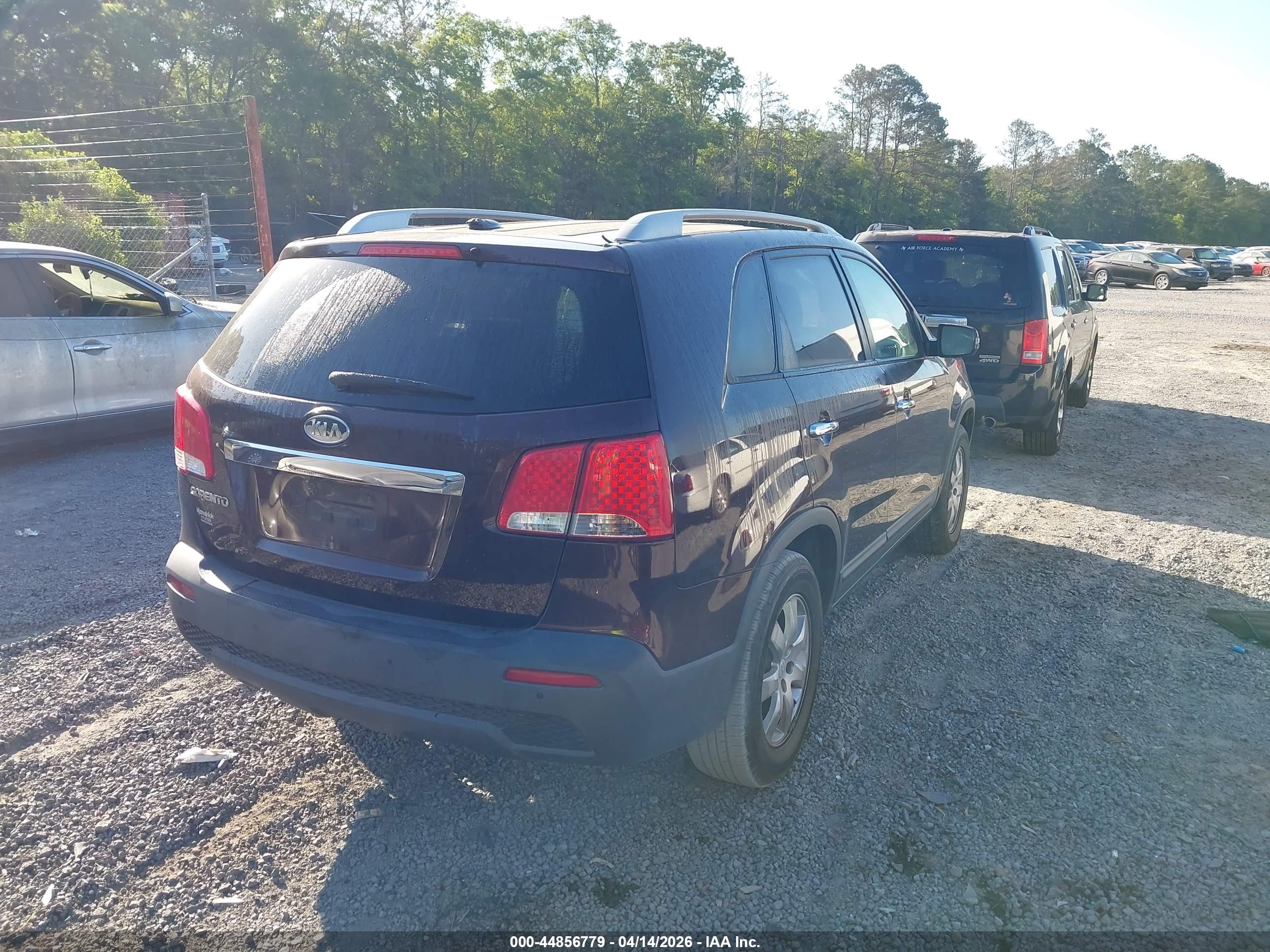 KIA SORENTO image 4