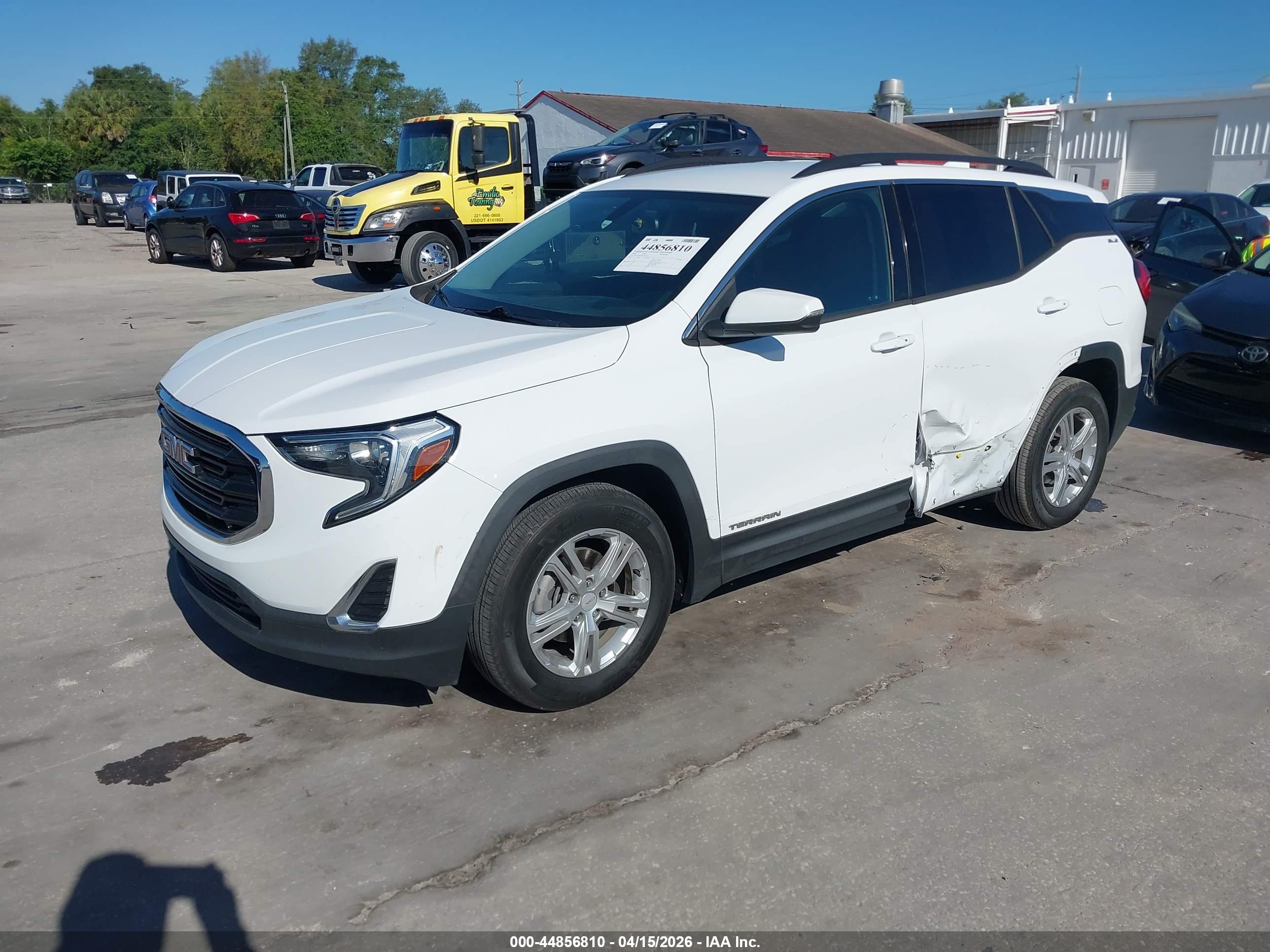 GMC TERRAIN image 2