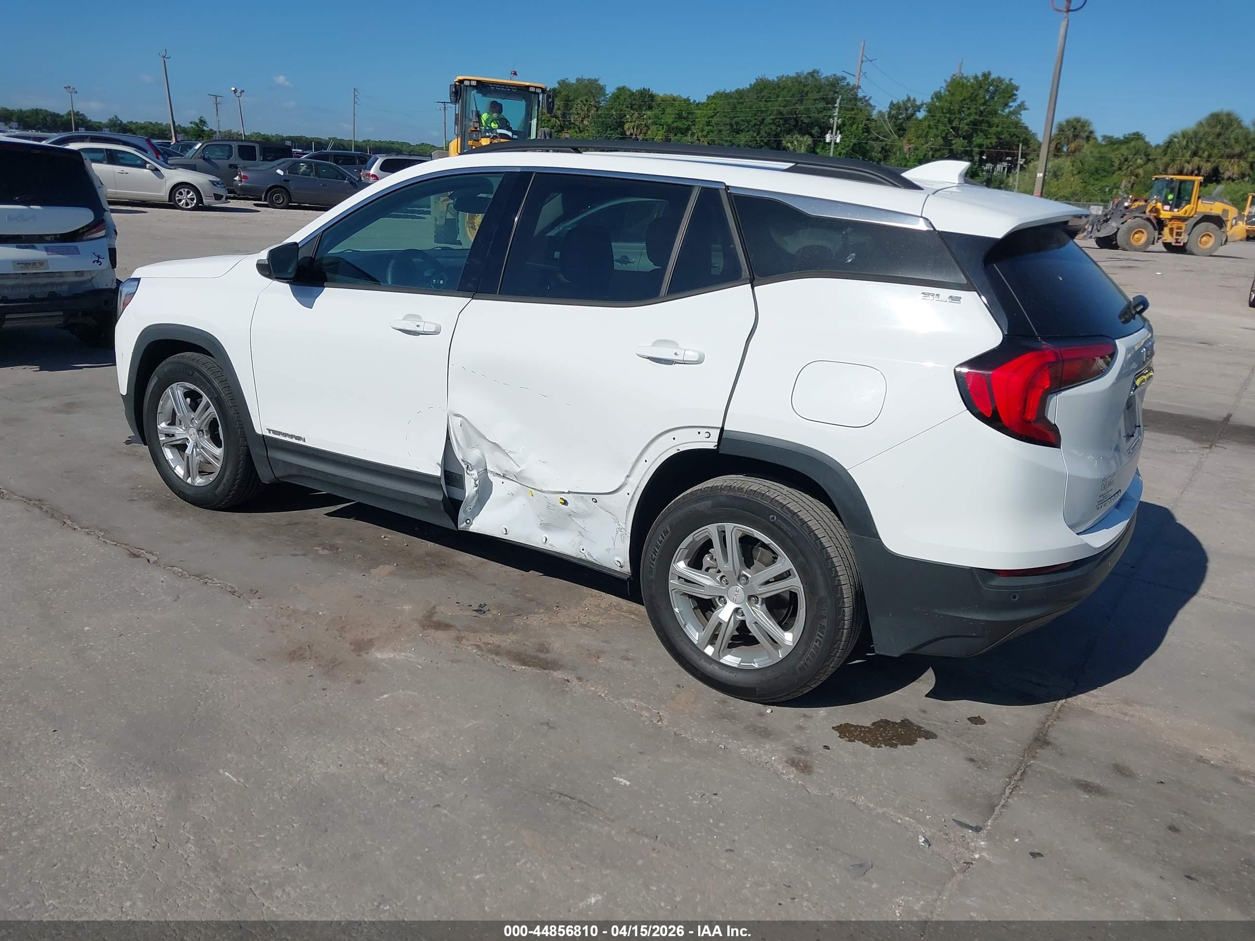 GMC TERRAIN image 3