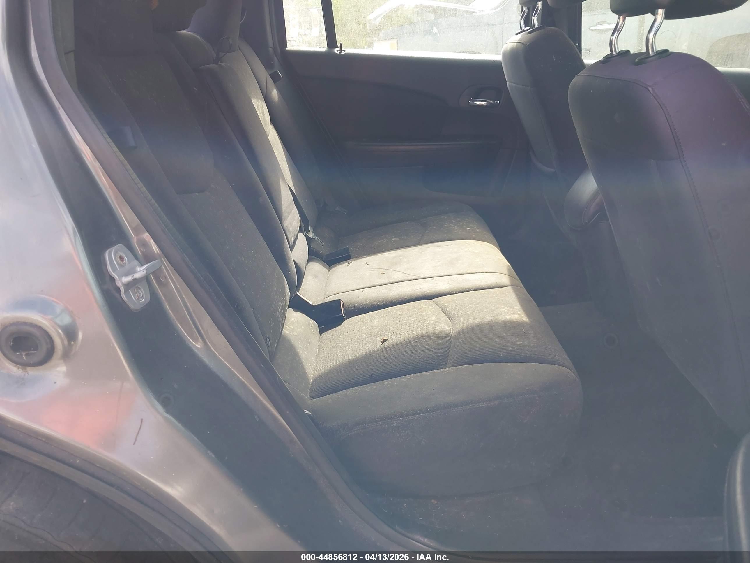 CHRYSLER 200 image 8