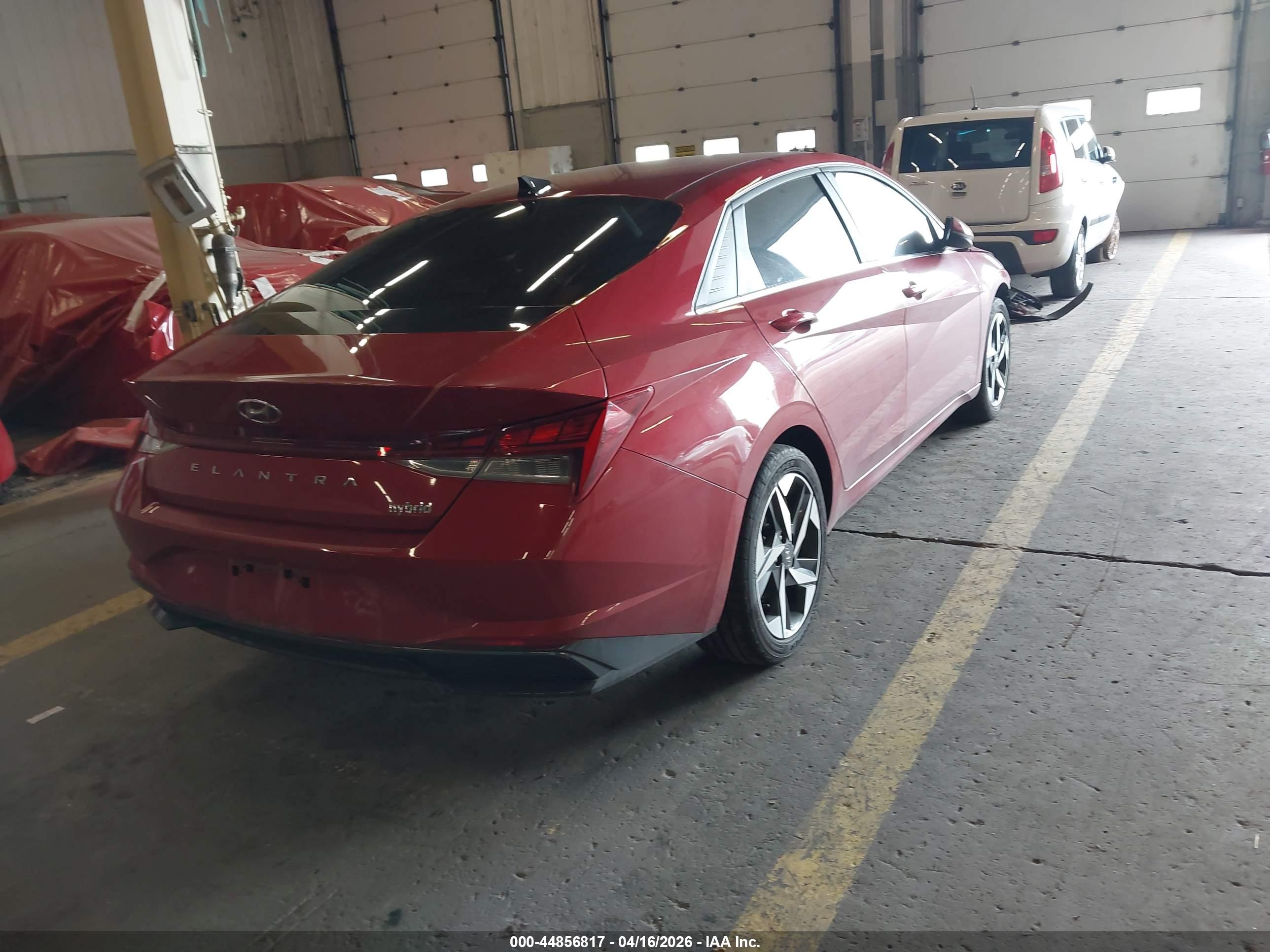 HYUNDAI ELANTRA image 4