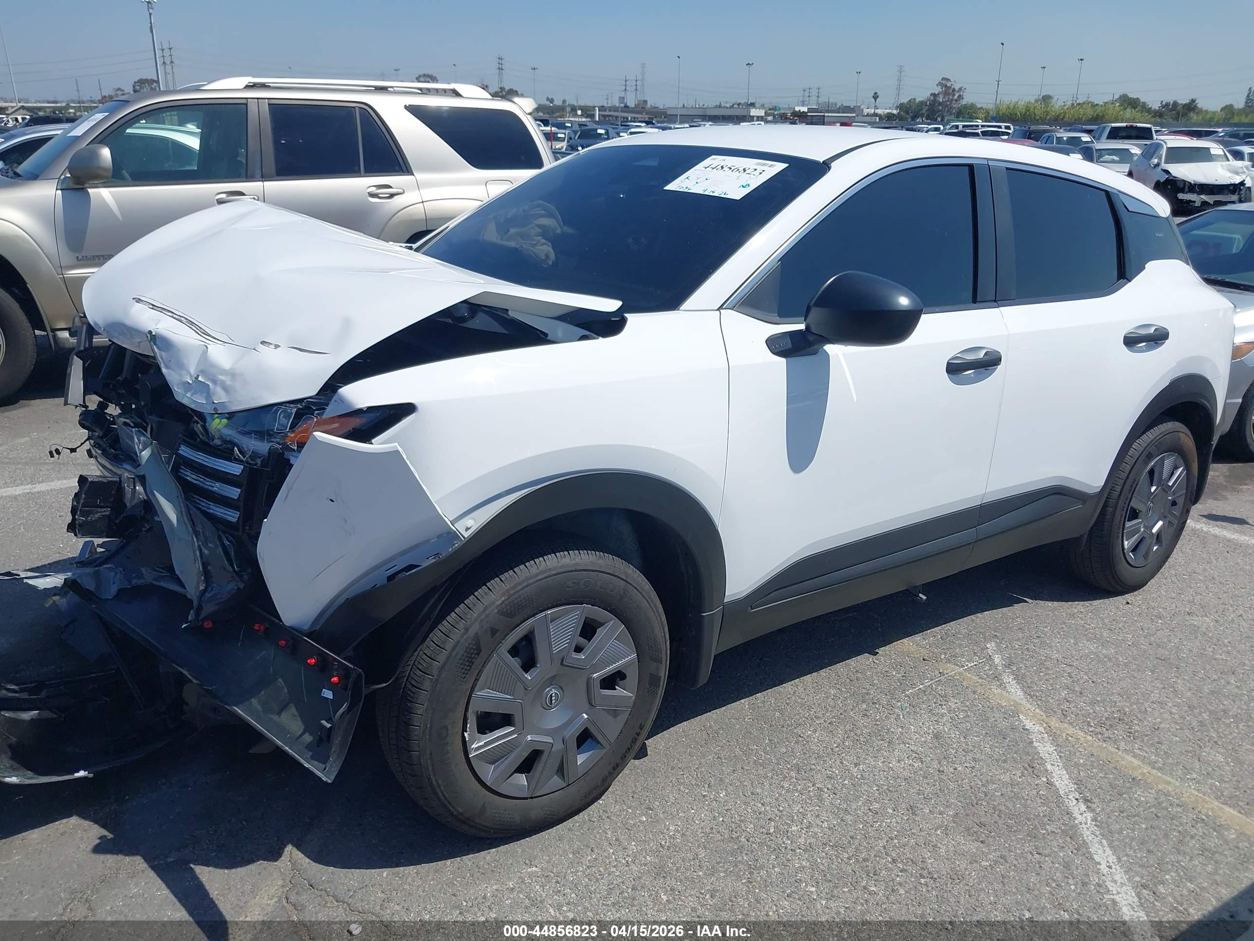 NISSAN KICKS image 2