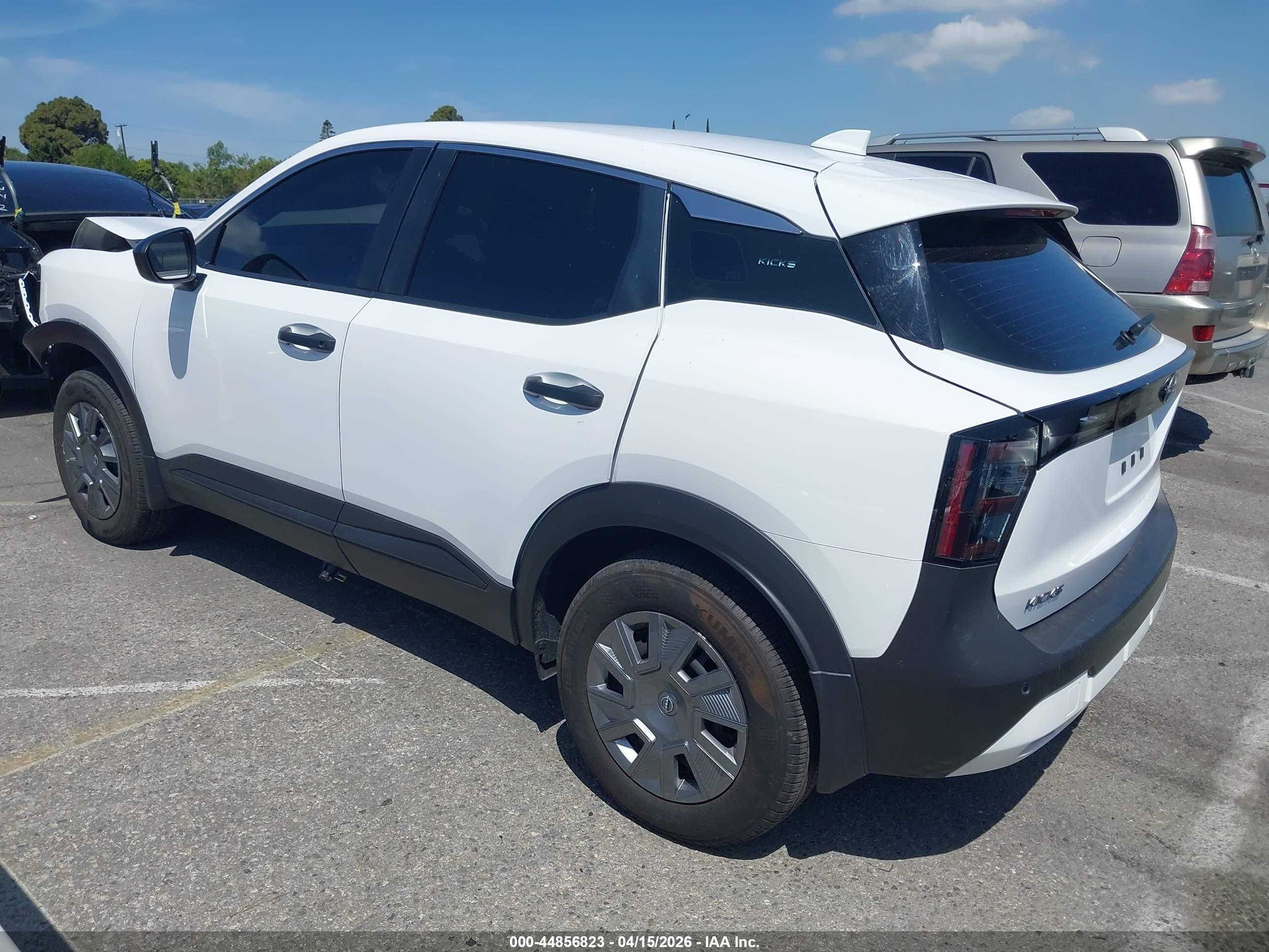 NISSAN KICKS image 3