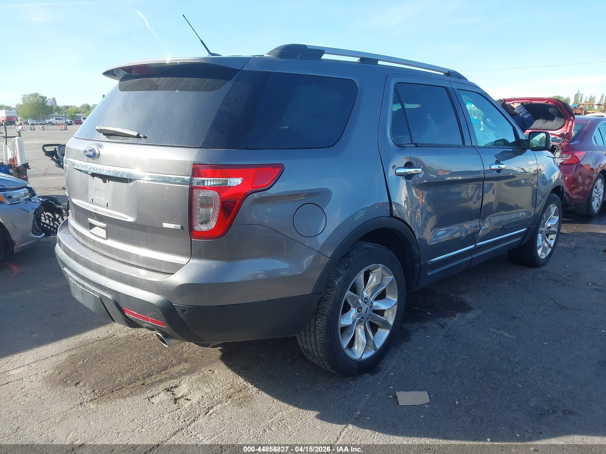 FORD EXPLORER image 4