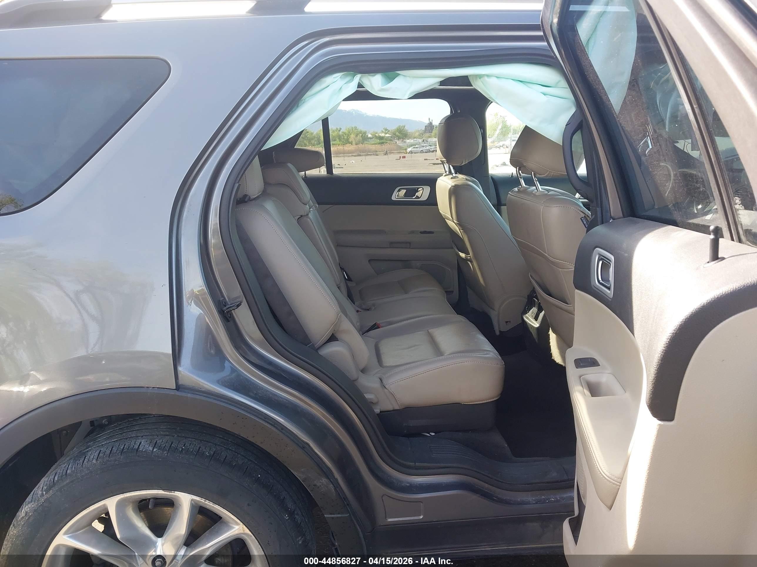 FORD EXPLORER image 8