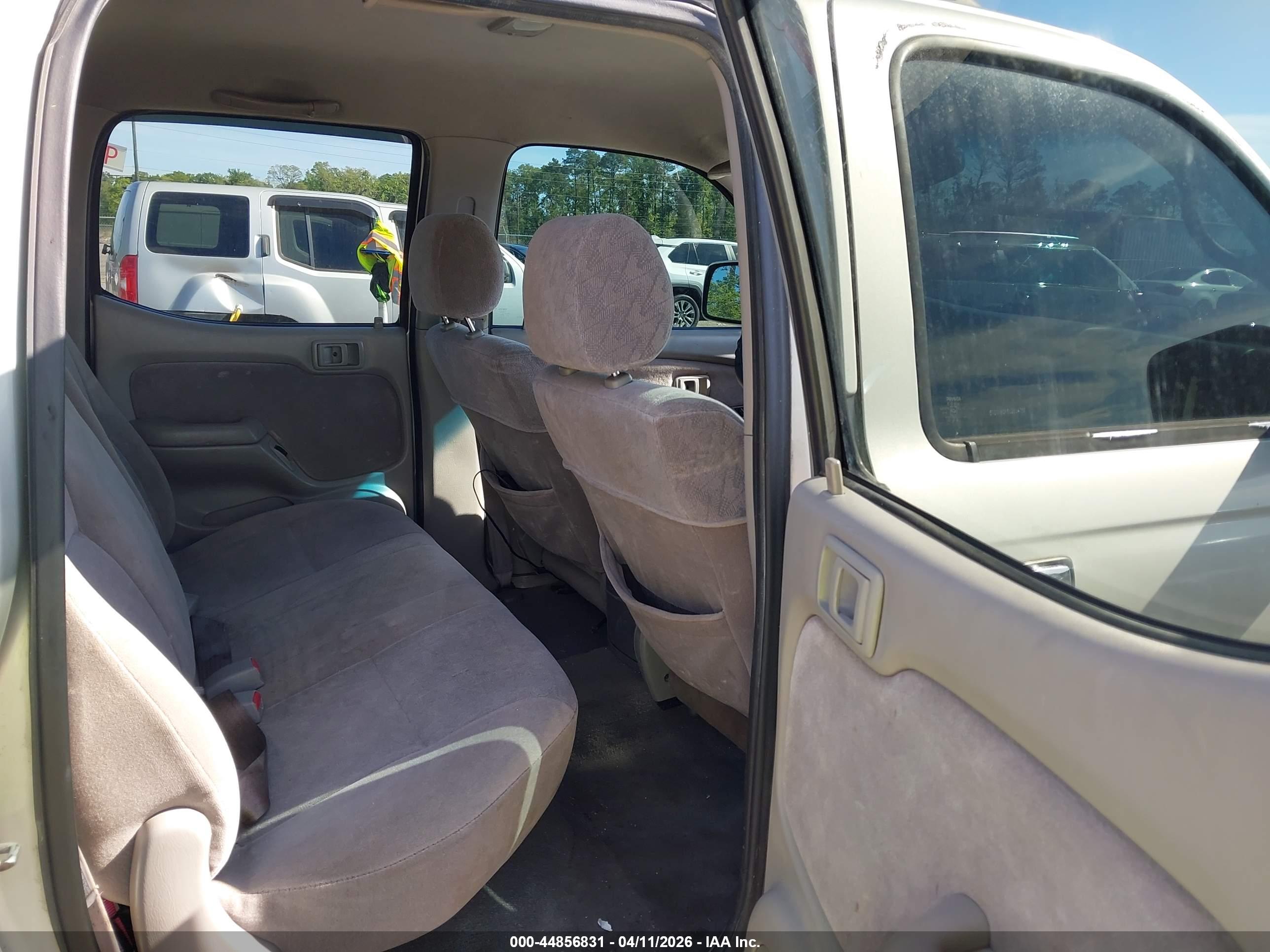 TOYOTA TACOMA image 8
