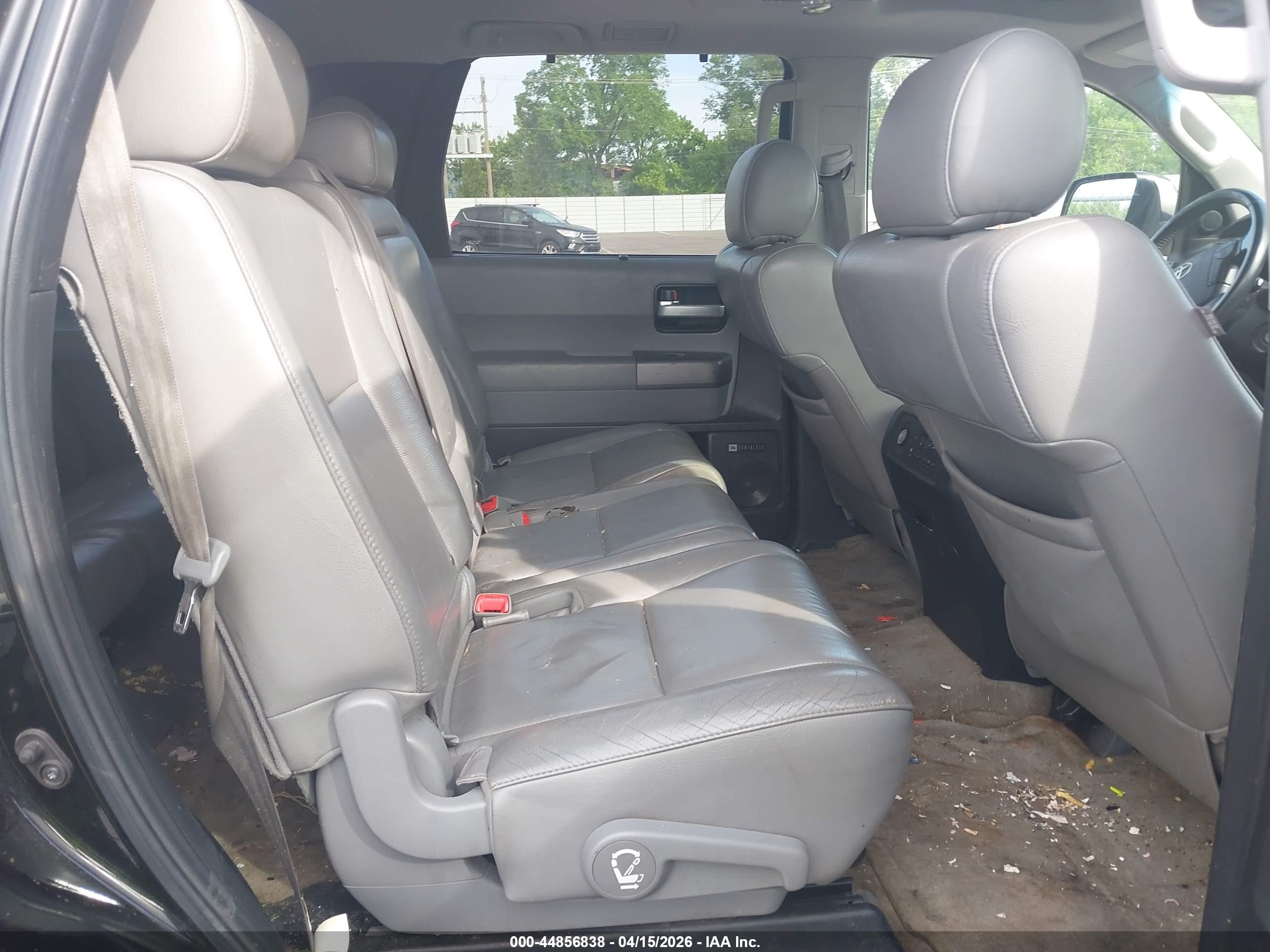 TOYOTA SEQUOIA image 8