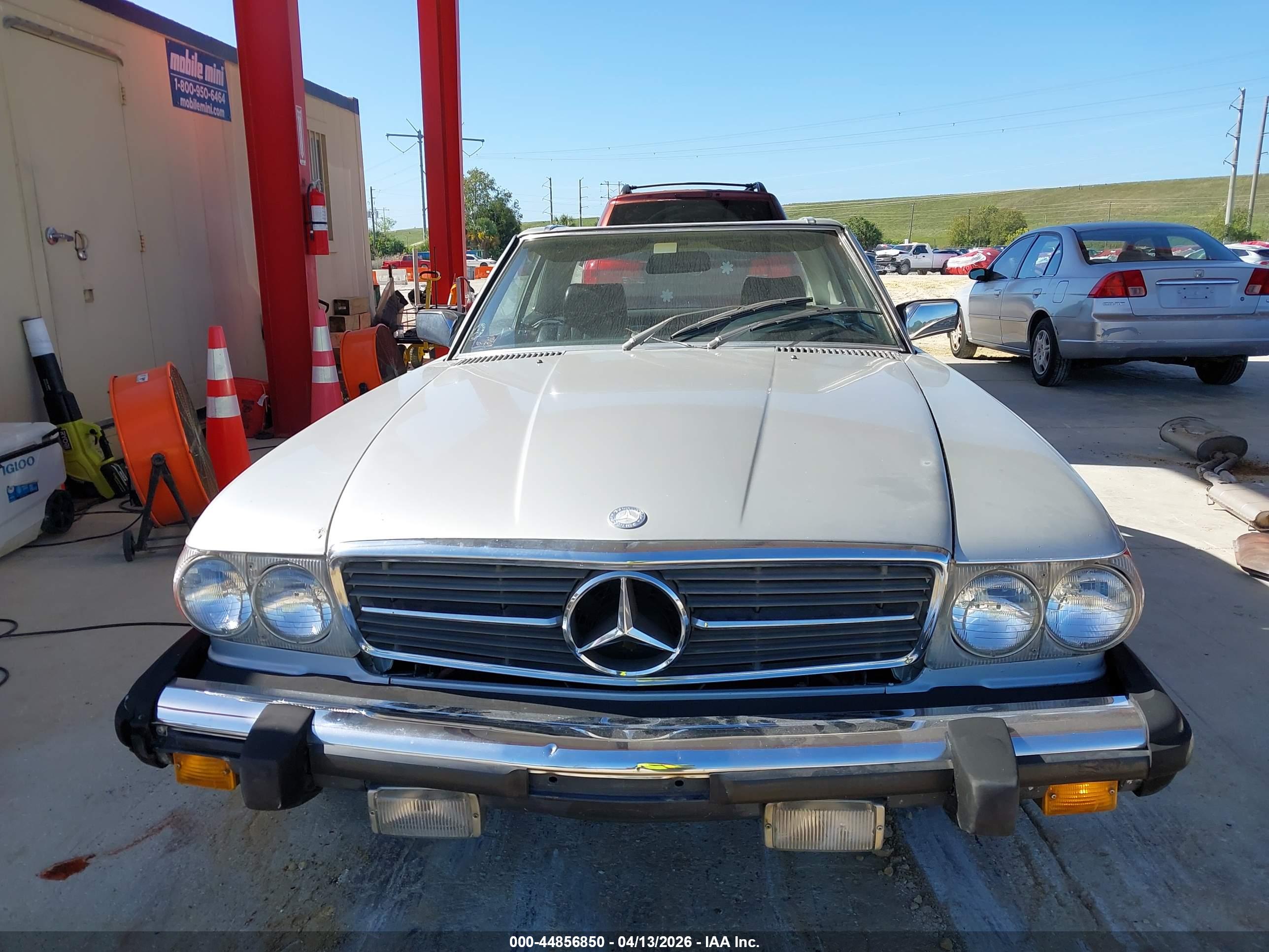 MERCEDES-BENZ 380 image 6