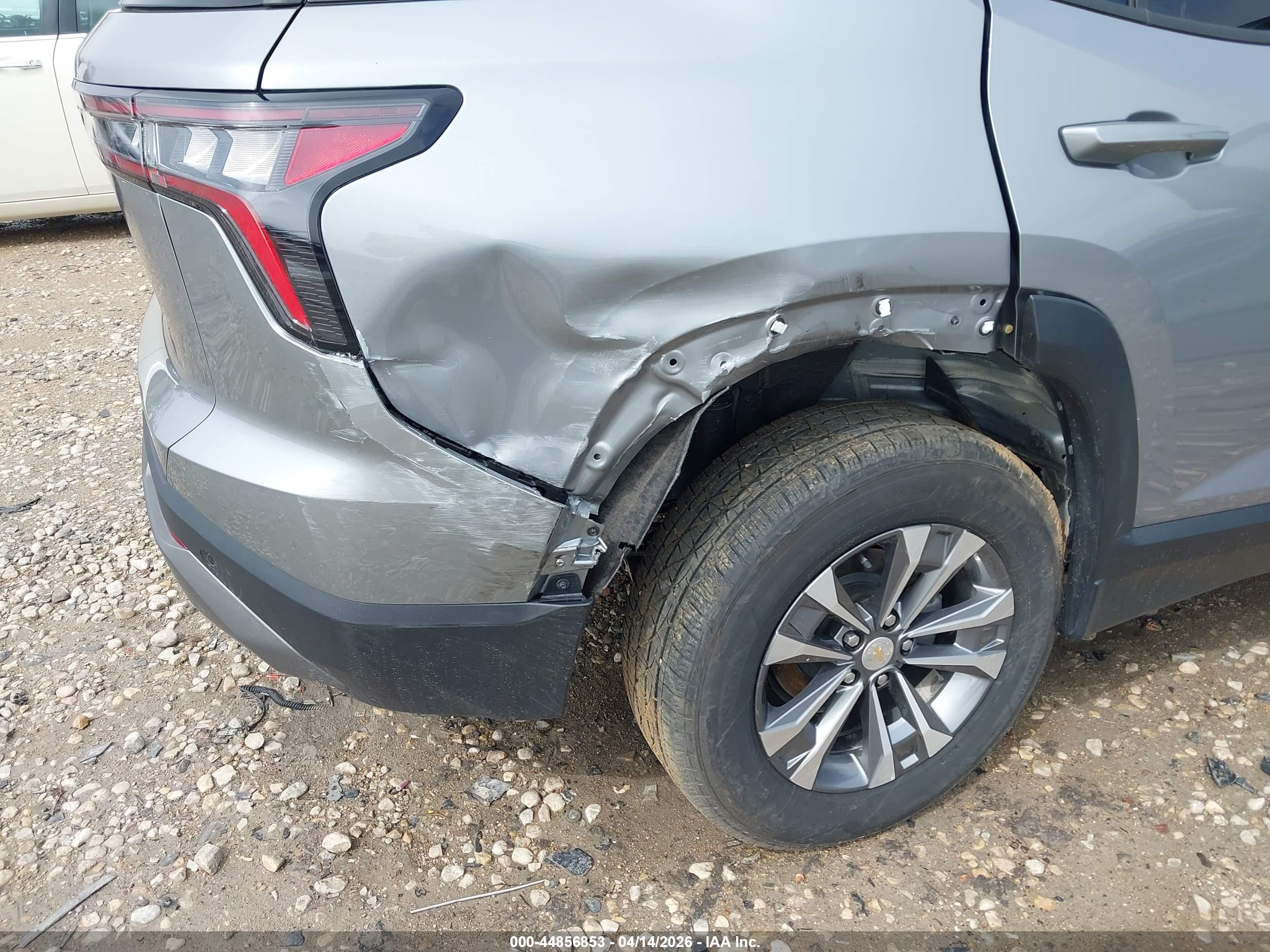CHEVROLET EQUINOX image 6